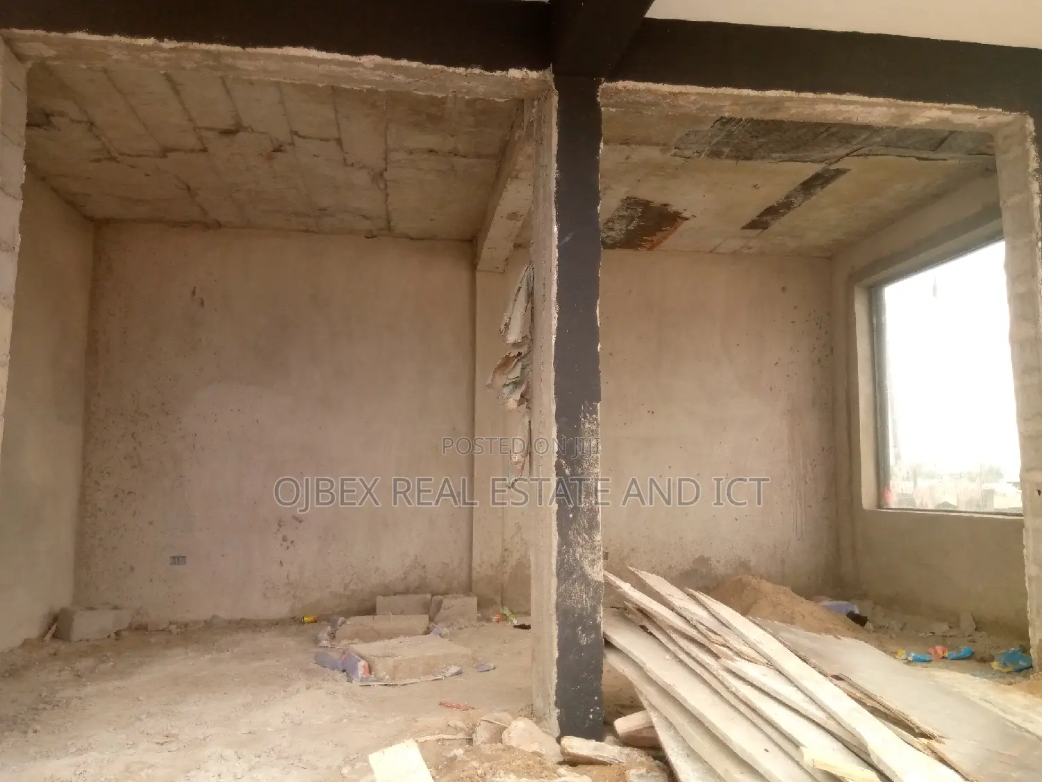 Modern Plaza/Shop/Office in Ajah