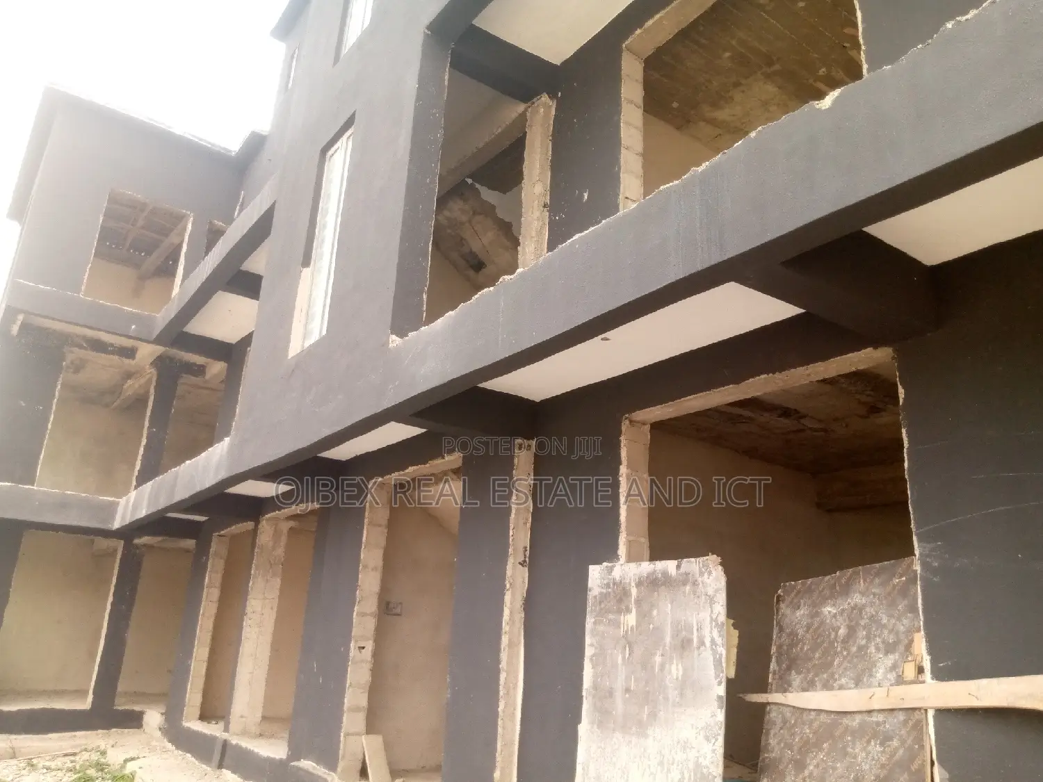 Modern Plaza/Shop/Office in Ajah