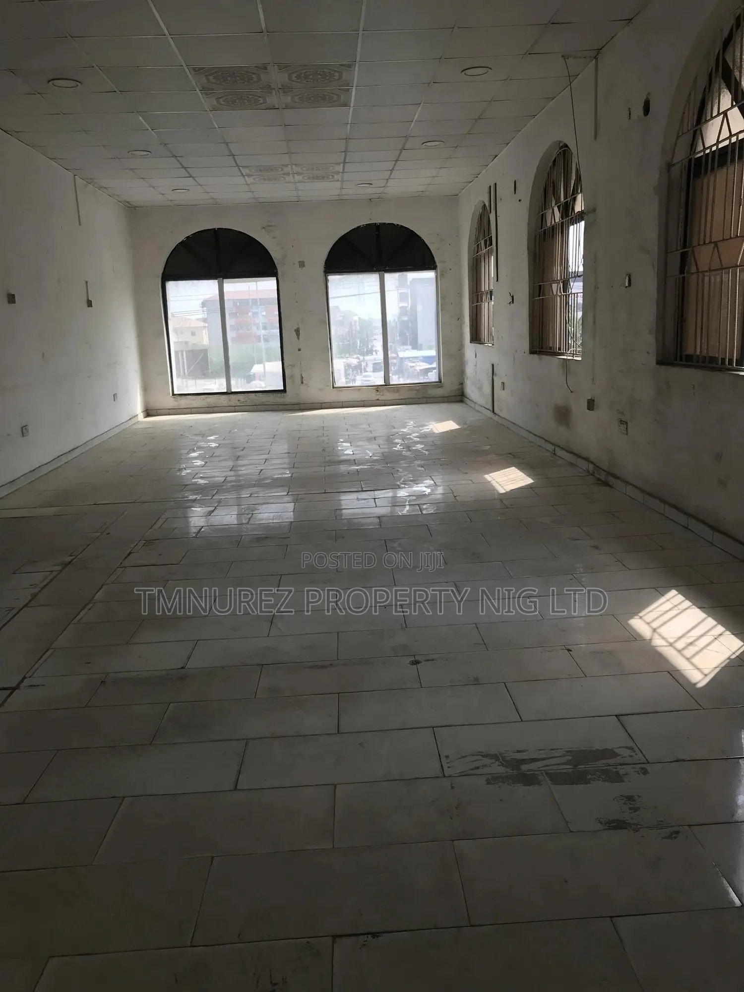 Open Space Show Room in Ologolo