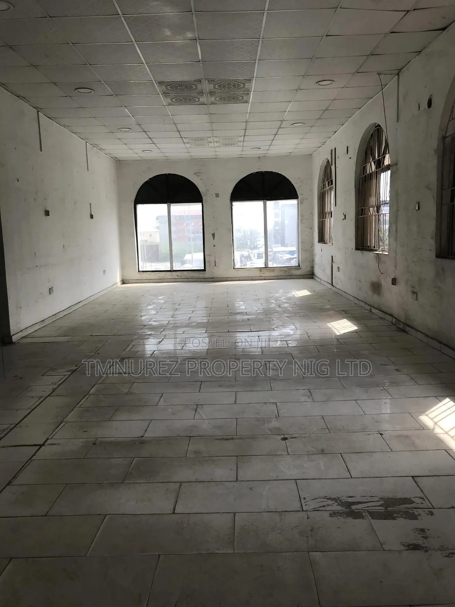 Open Space Show Room in Ologolo