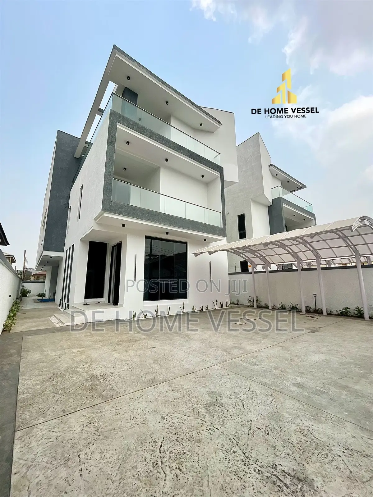 5bdrm Duplex in Lekki Phase 1 for sale in Lekki Phase 1