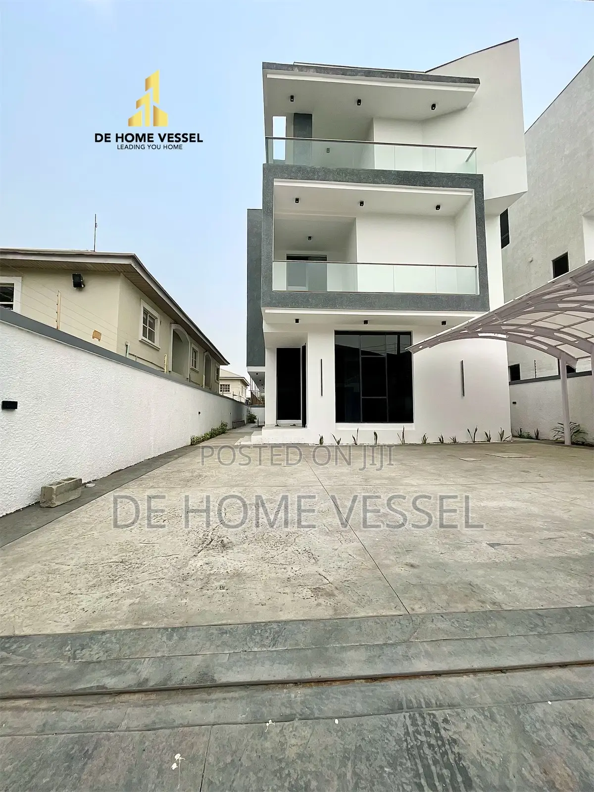 5bdrm Duplex in Lekki Phase 1 for sale in Lekki Phase 1