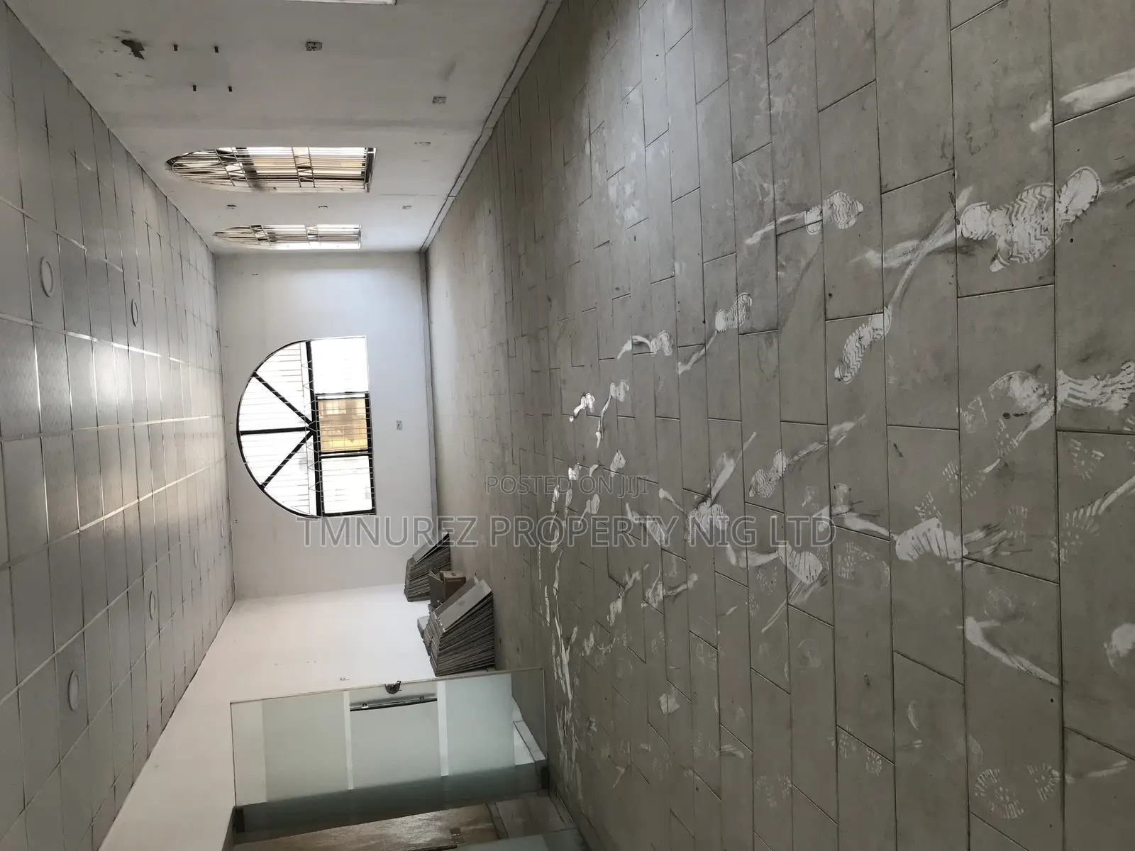 Showroom Shop Hall for Rent Facing Lekki Epe Igbo Efon in Igbo-efon