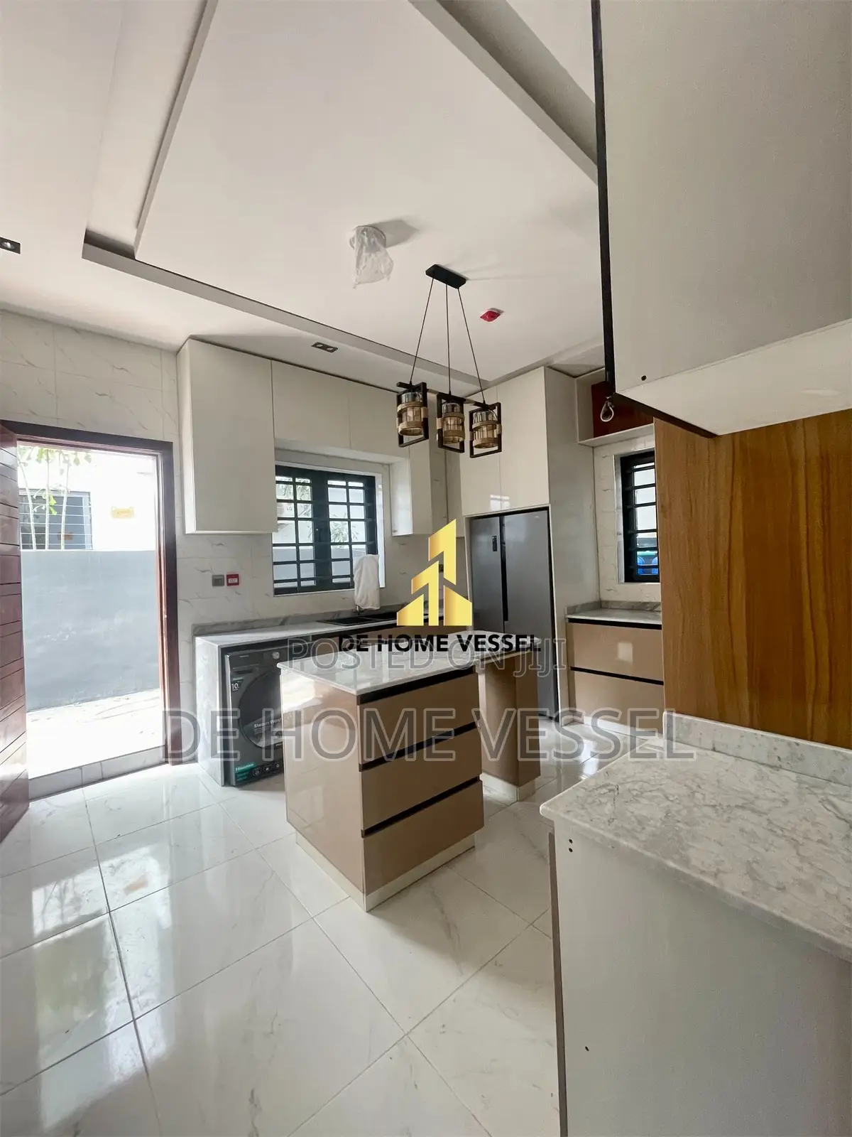 5bdrm Duplex in Ikate for sale in Ikate