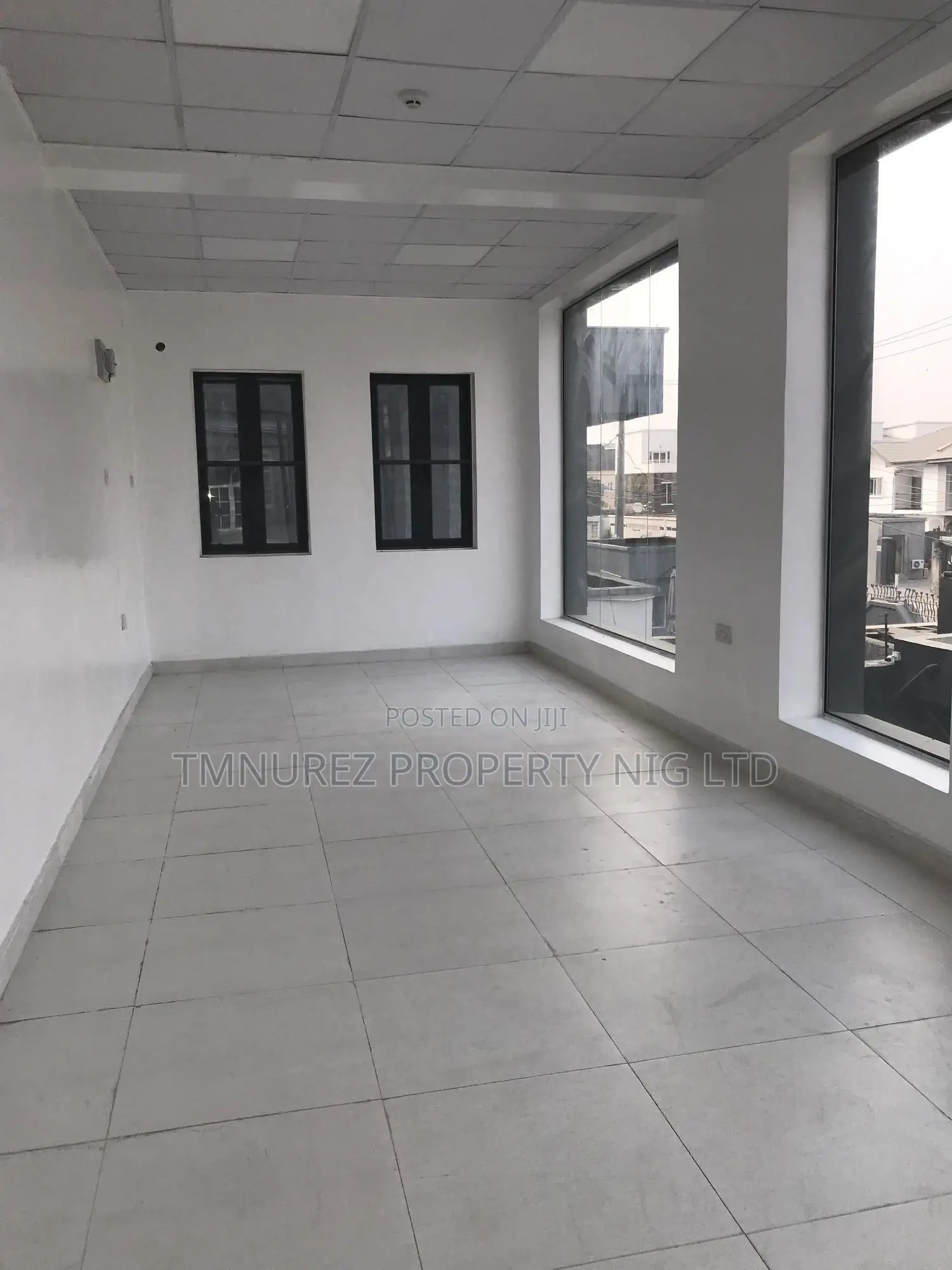Shop Open Space for Rent at Lekki Phase1, in Lekki Phase 1