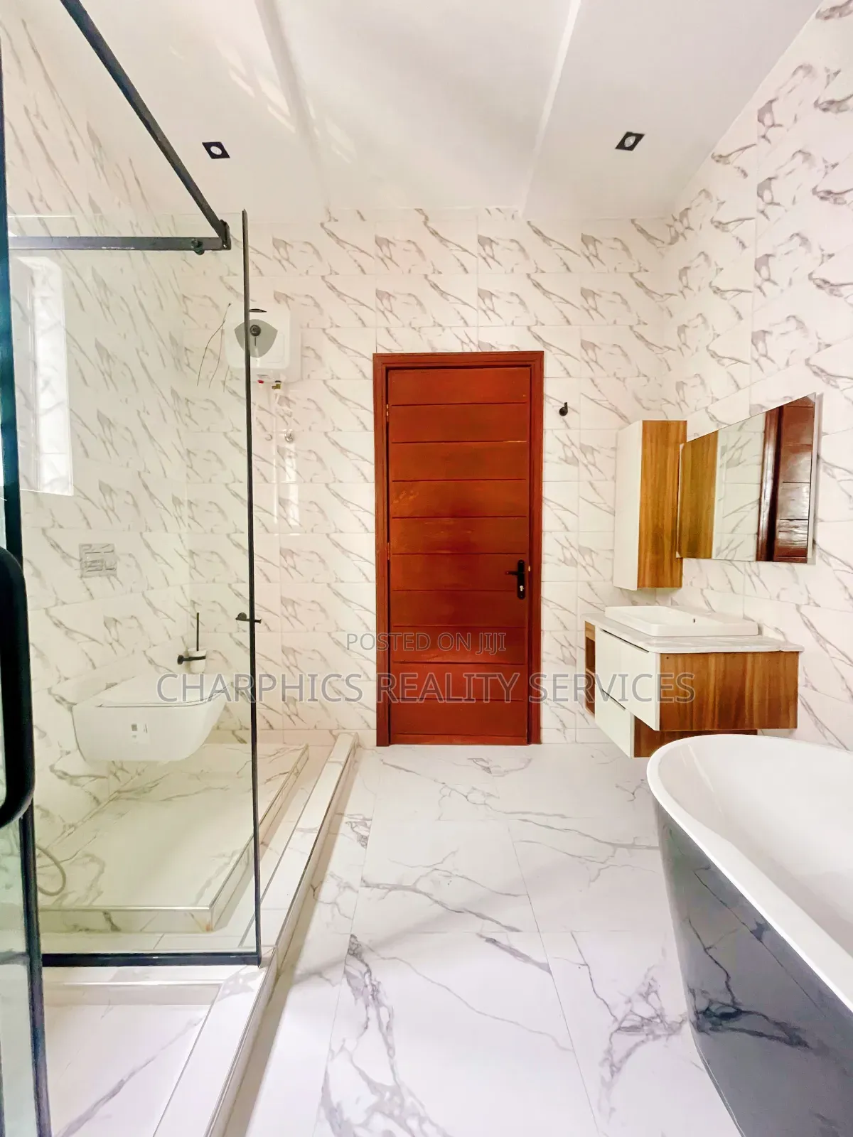 5bdrm Duplex in Ikate for sale in Ikate