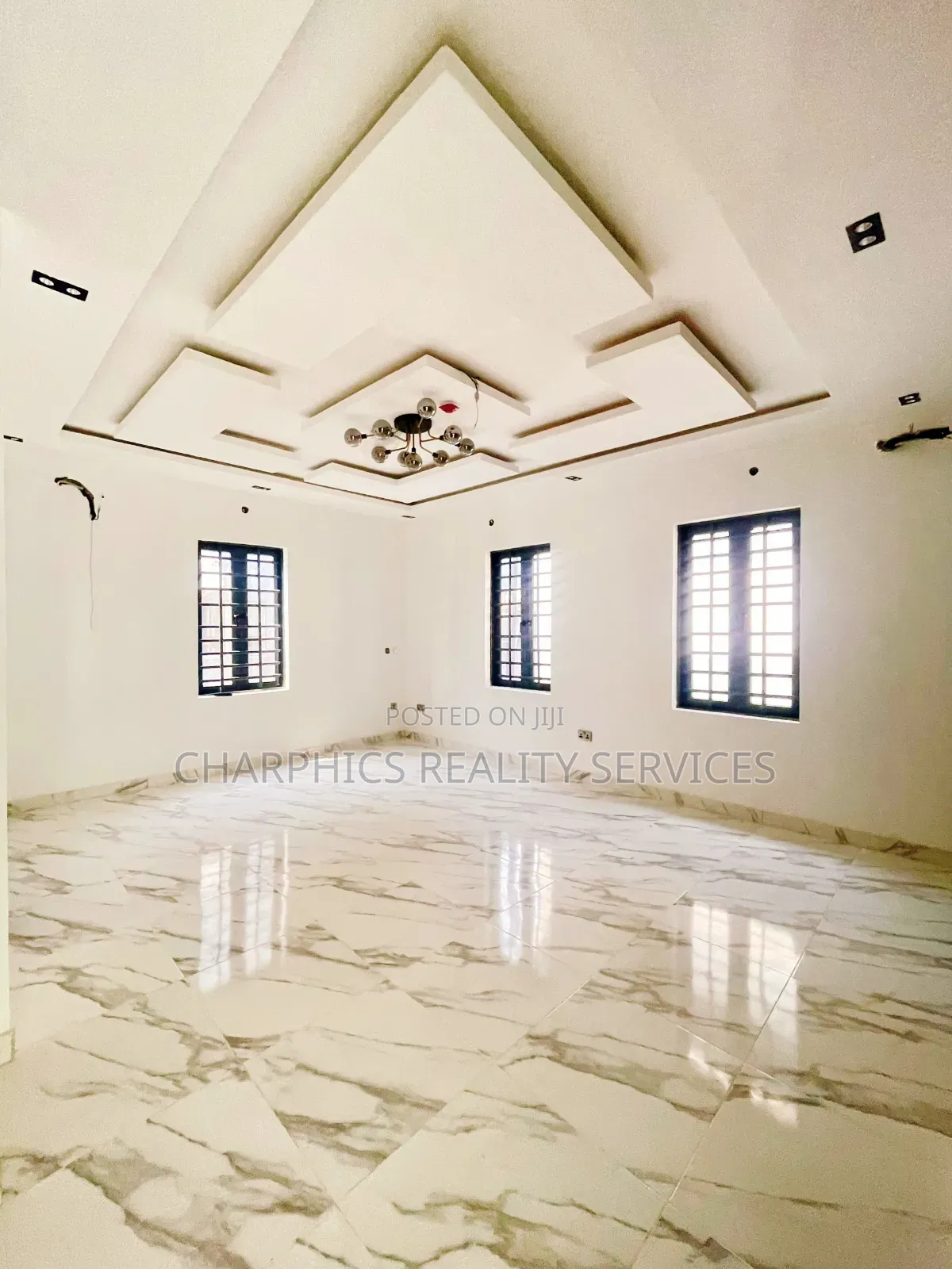 5bdrm Duplex in Ikate for sale in Ikate