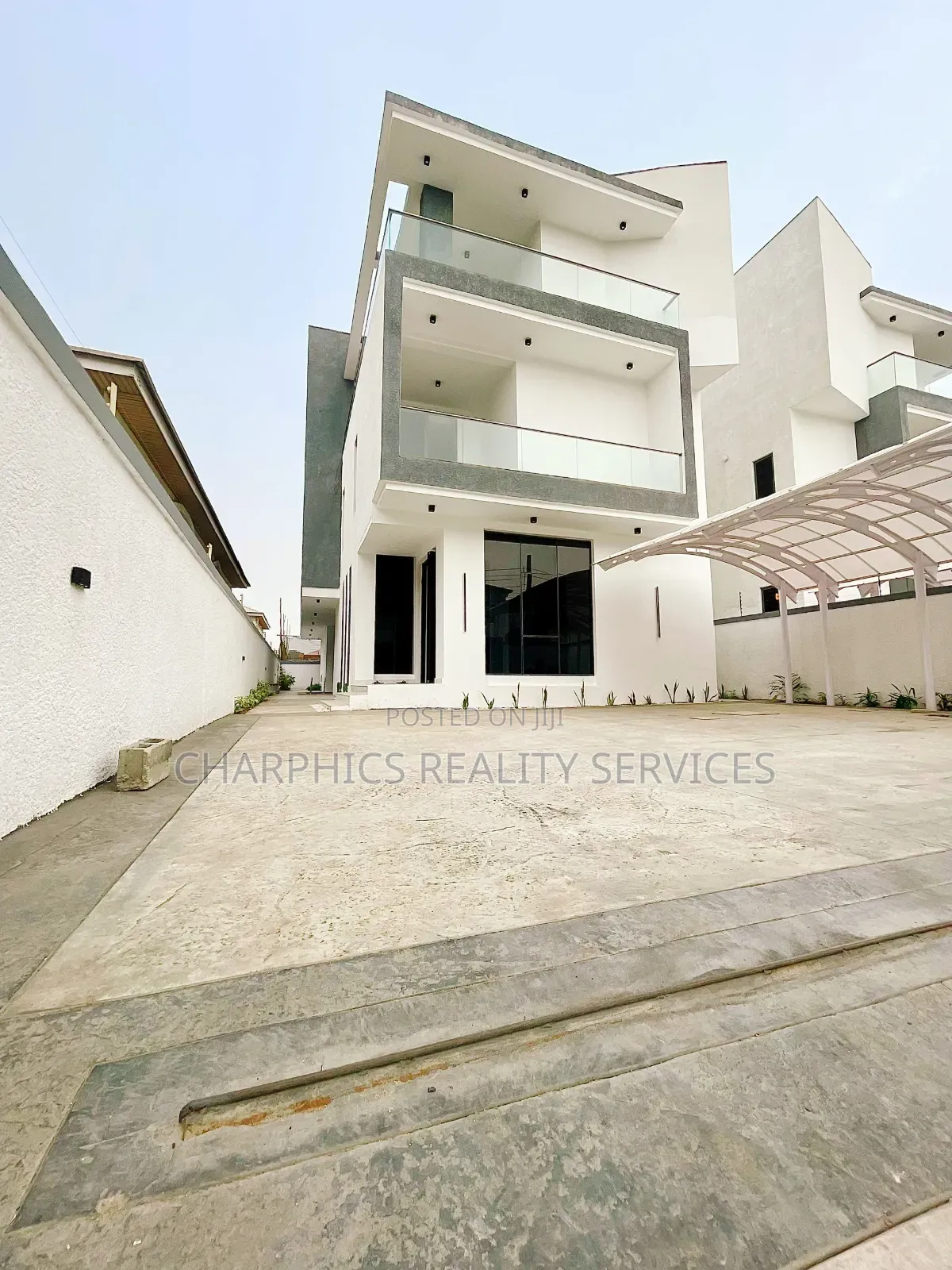5bdrm Duplex in Lekki Phase 1 for sale in Lekki Phase 1