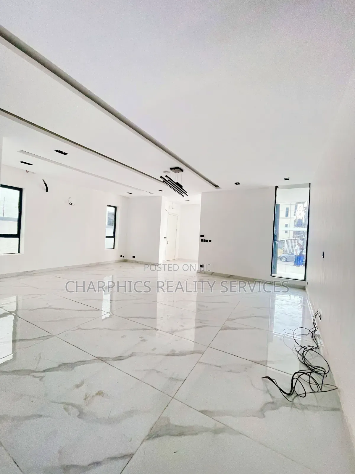 5bdrm Duplex in Lekki Phase 1 for sale in Lekki Phase 1