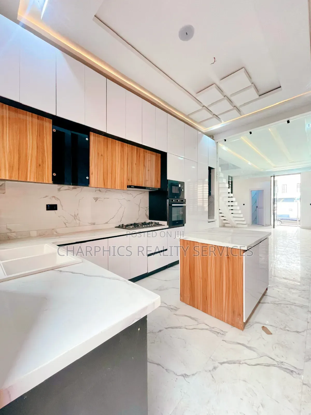 5bdrm Duplex in Lekki for sale in Lekki