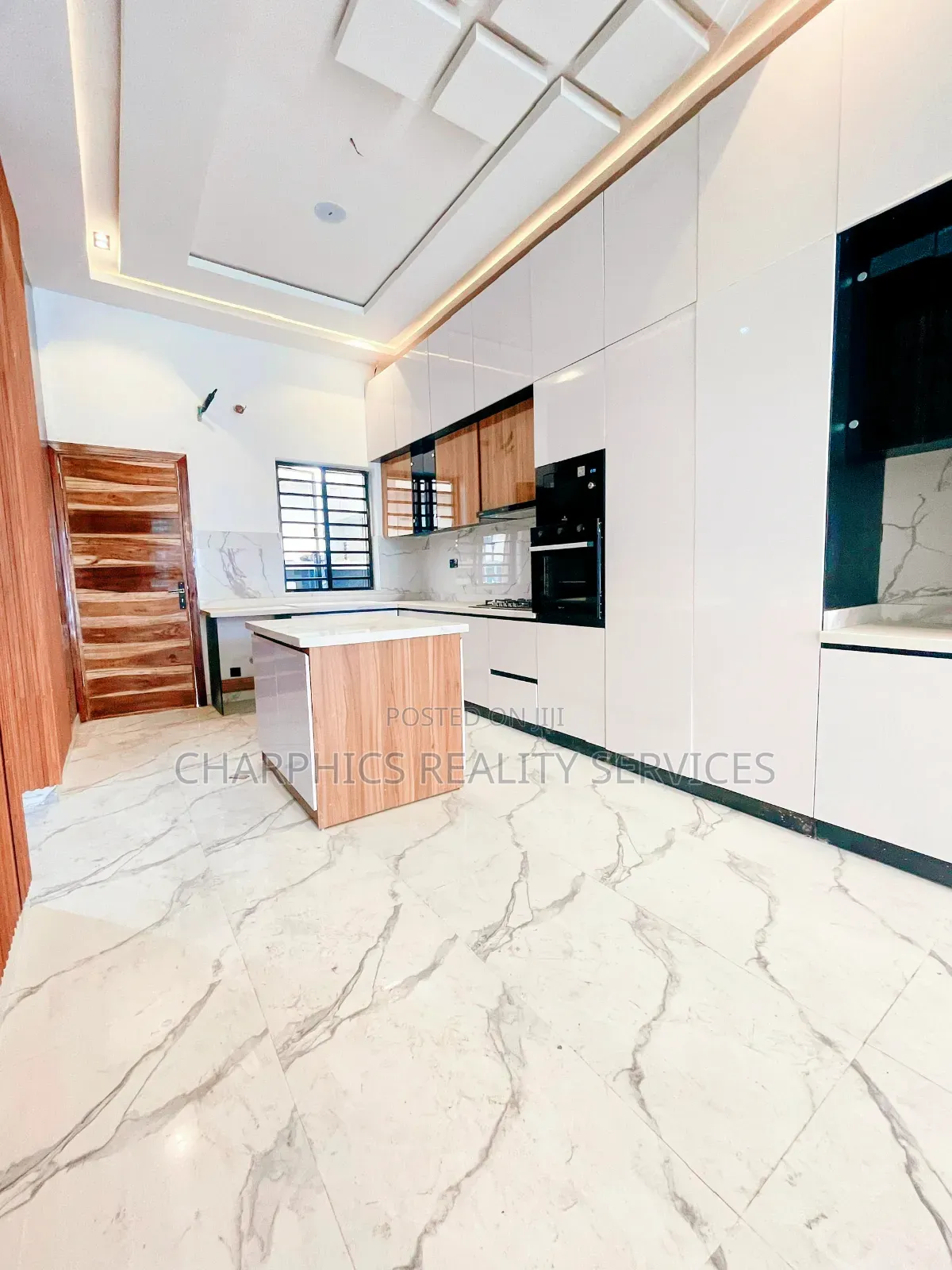 5bdrm Duplex in Lekki for sale in Lekki