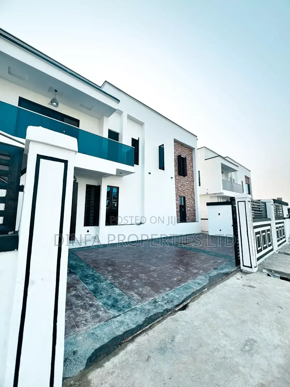 5bdrm Duplex in Lekki Palm City for sale in Off Lekki-Epe Expressway