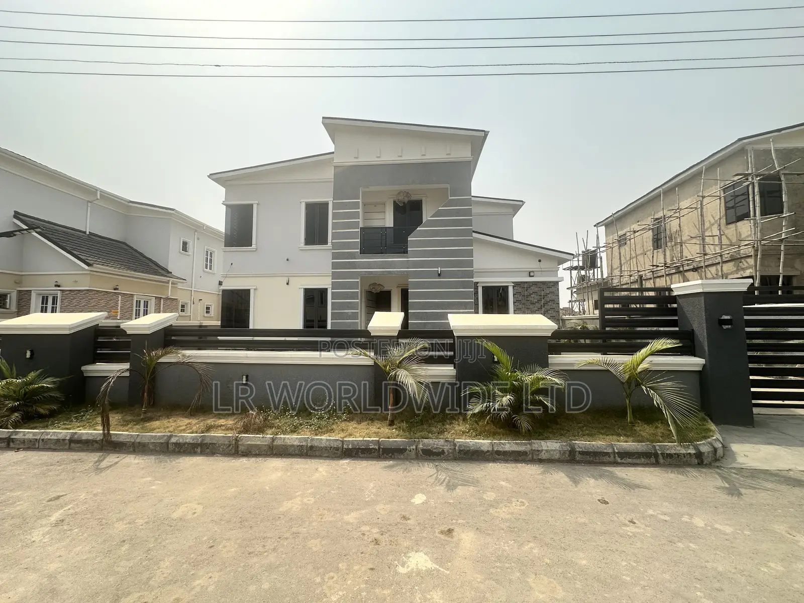 4bdrm Duplex in Lugbe District for sale in Lugbe District
