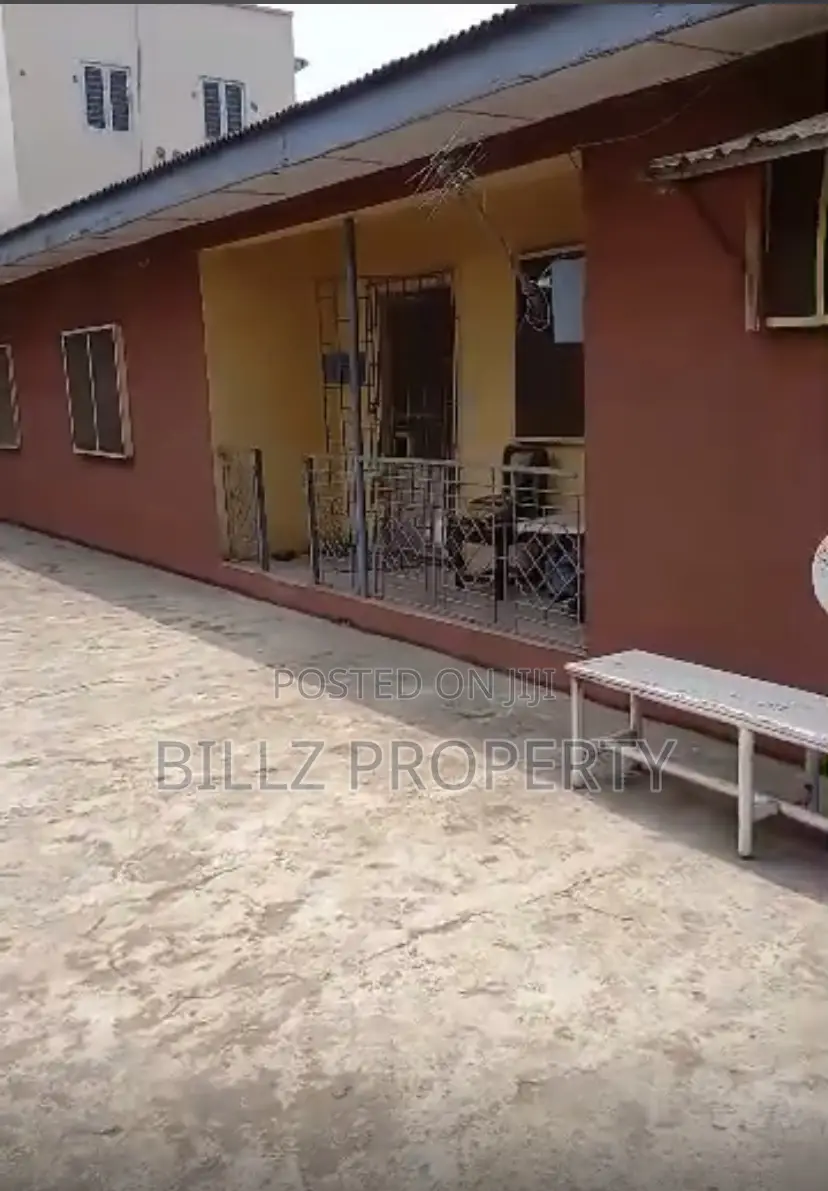 8bdrm Room & Parlour in Omole Phase 2, Ojodu for rent in Ojodu