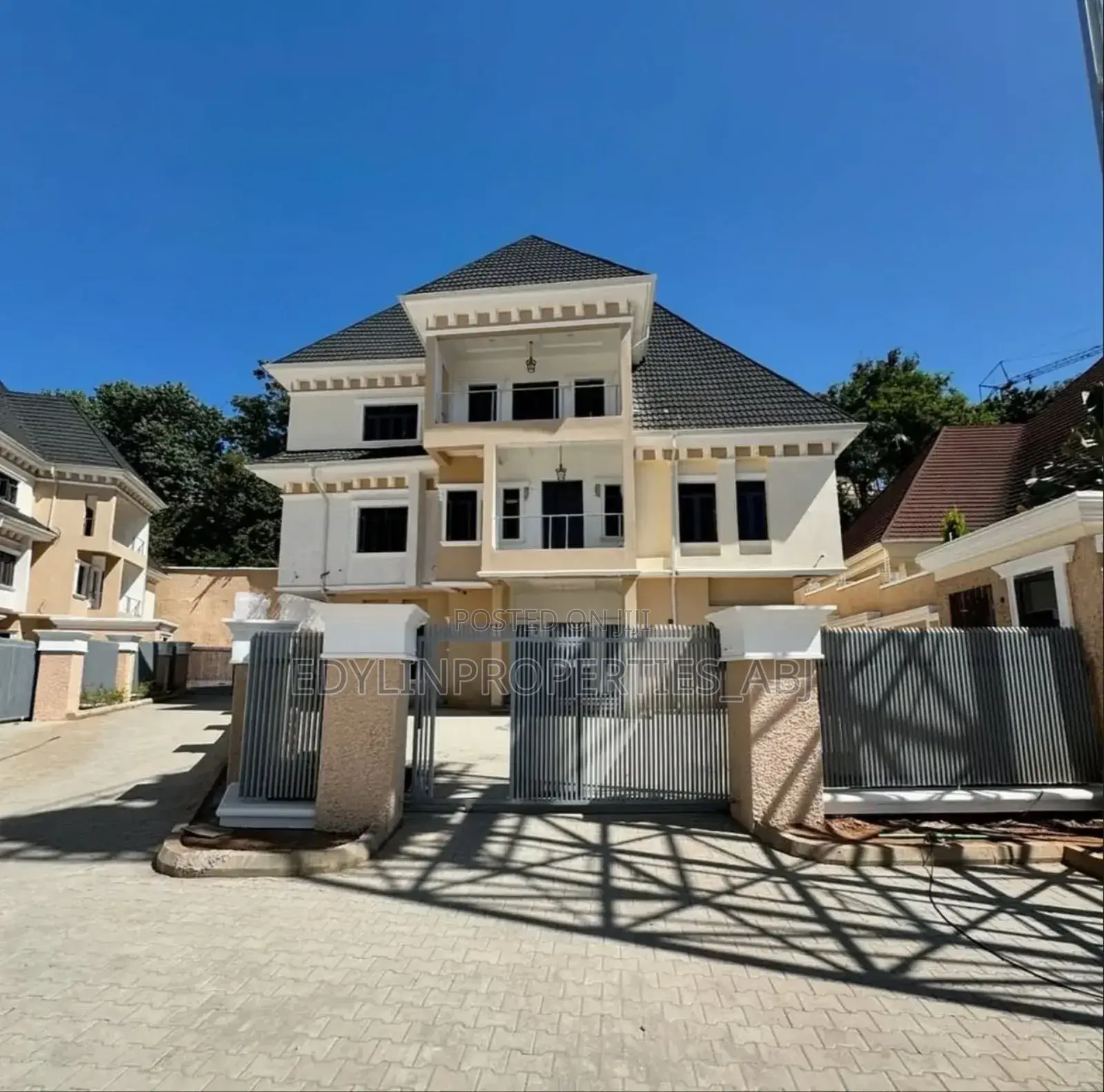 8 Bedroom Detached Mansion in Asokoro in Life Camp