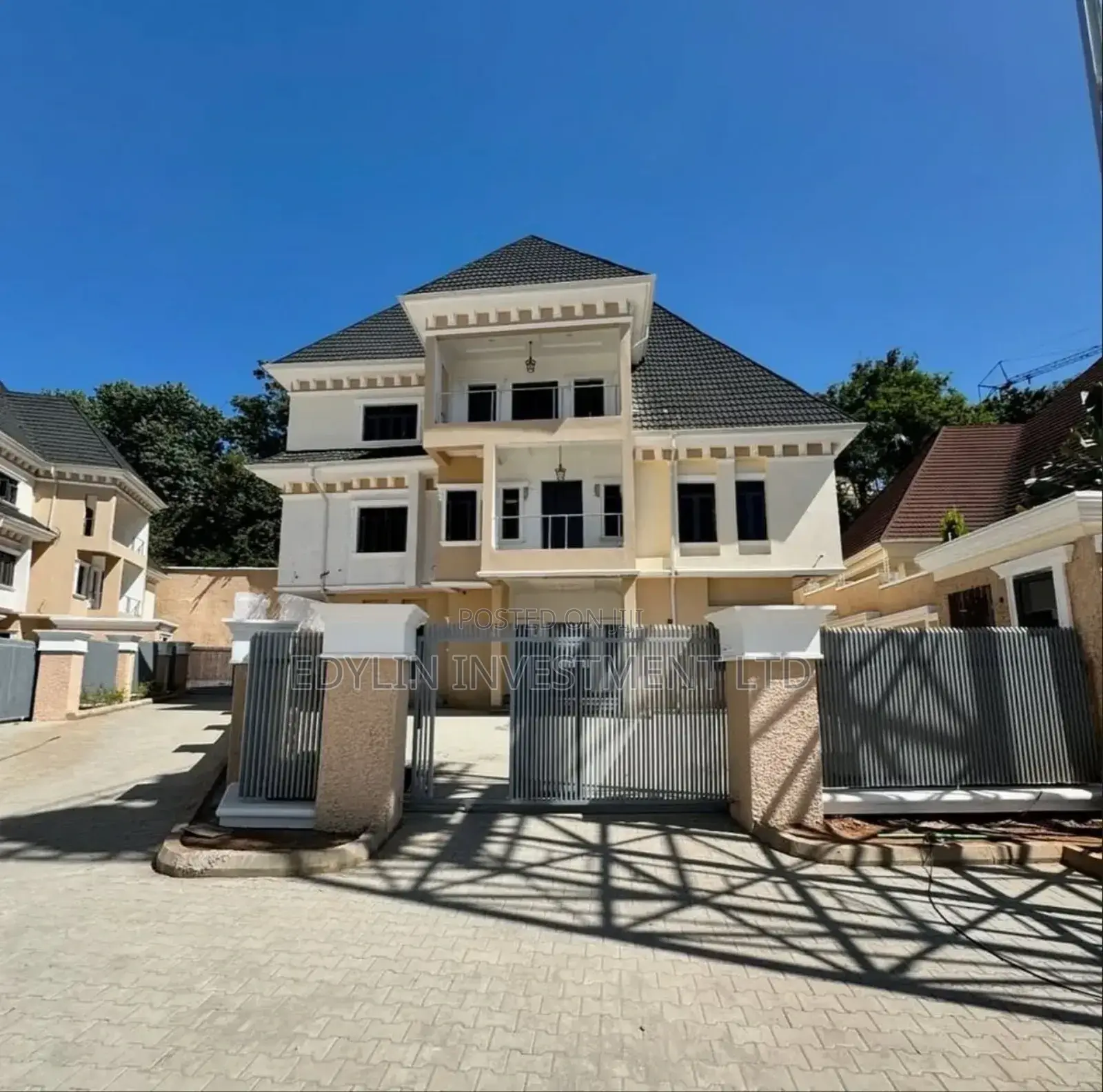 8 Bedroom Detached Mansion in Asokoro in Life Camp