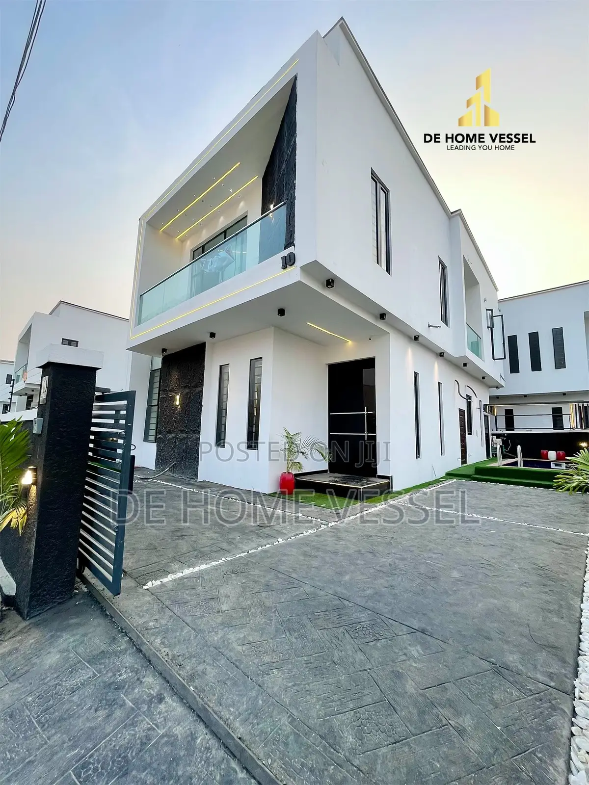 4bdrm Duplex in Ikota for sale in Ikota