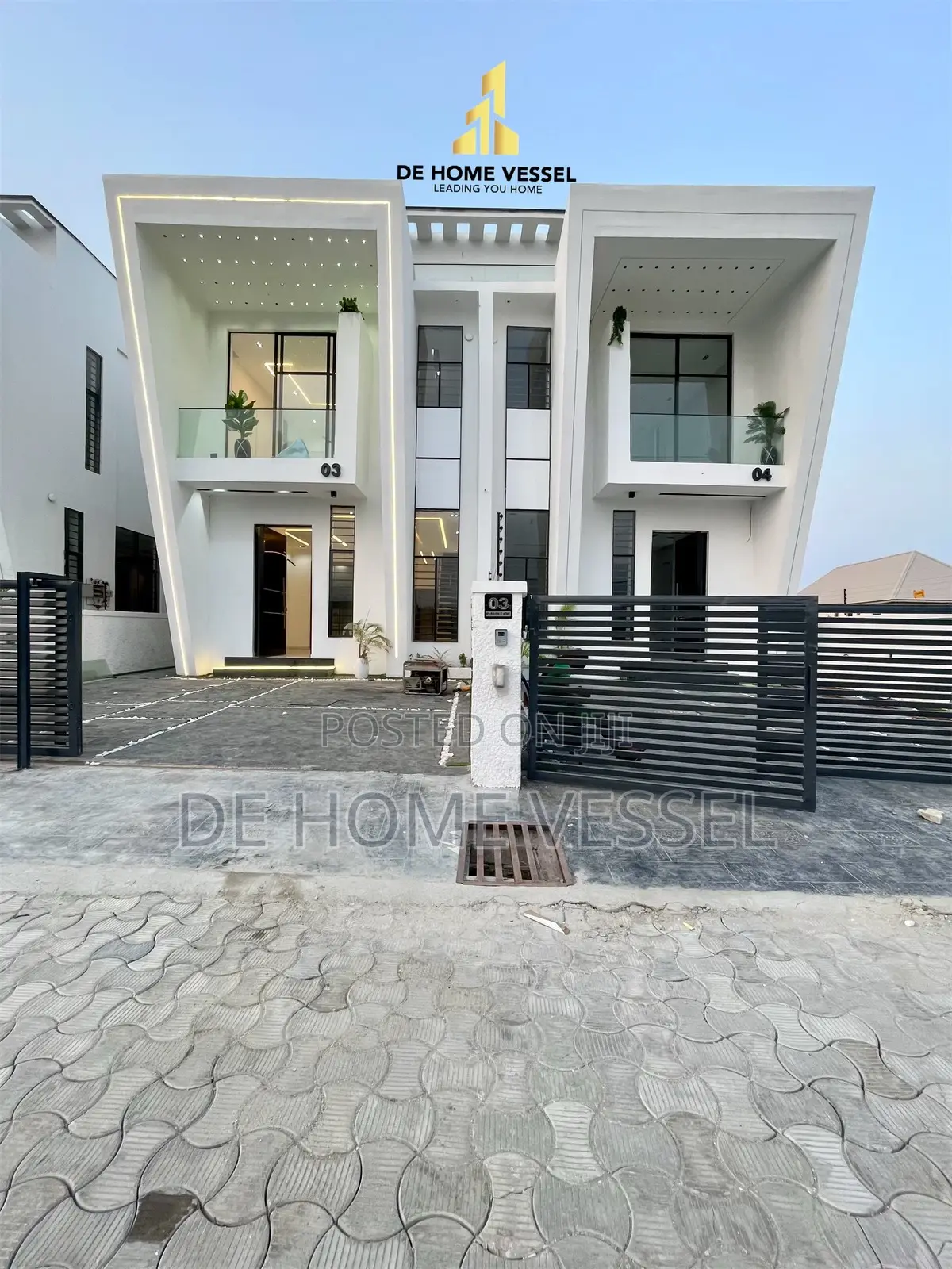 4bdrm Duplex in Ikota for sale in Ikota