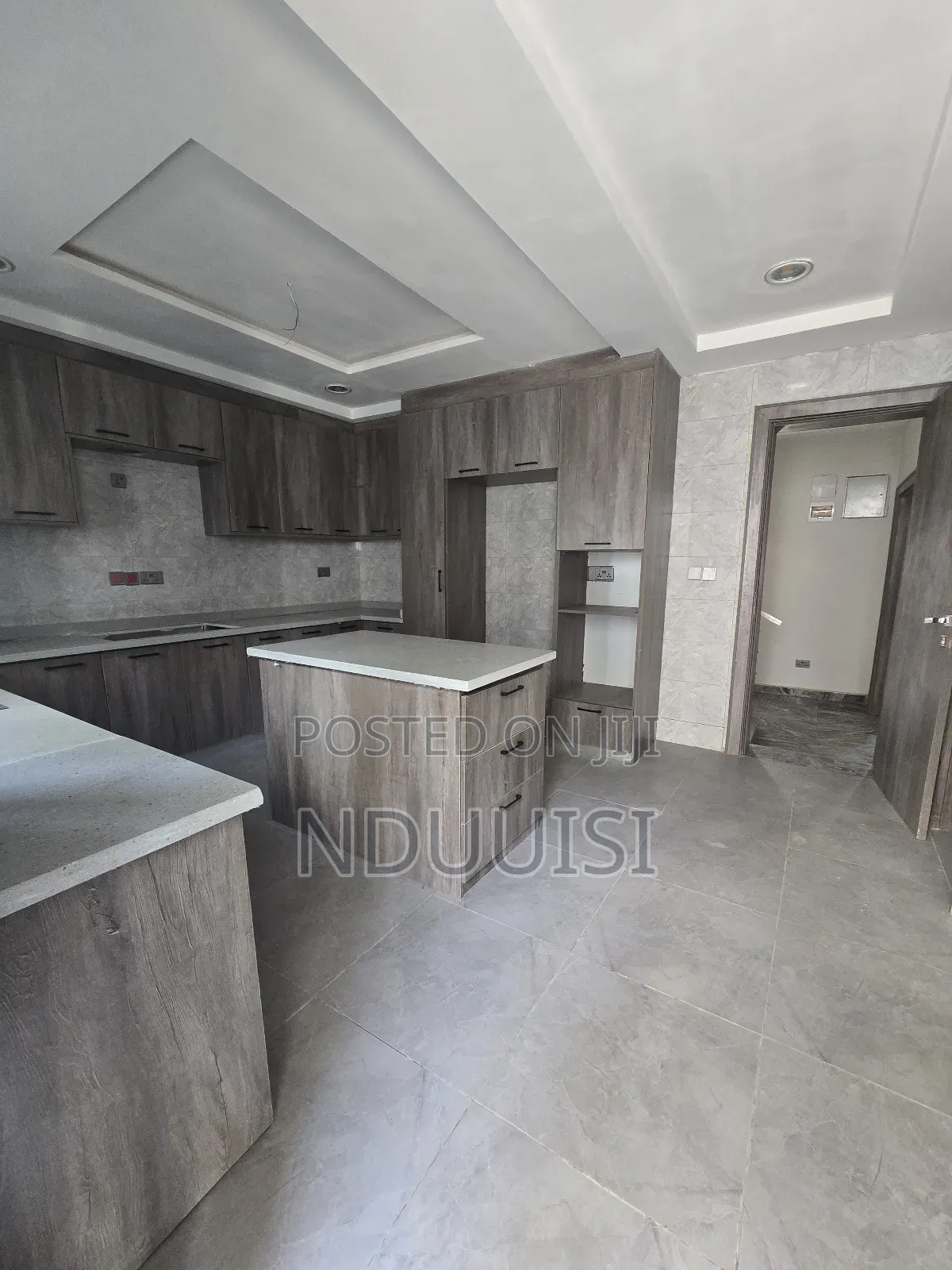 5bdrm Duplex In Guzape District For Sale in Guzape District