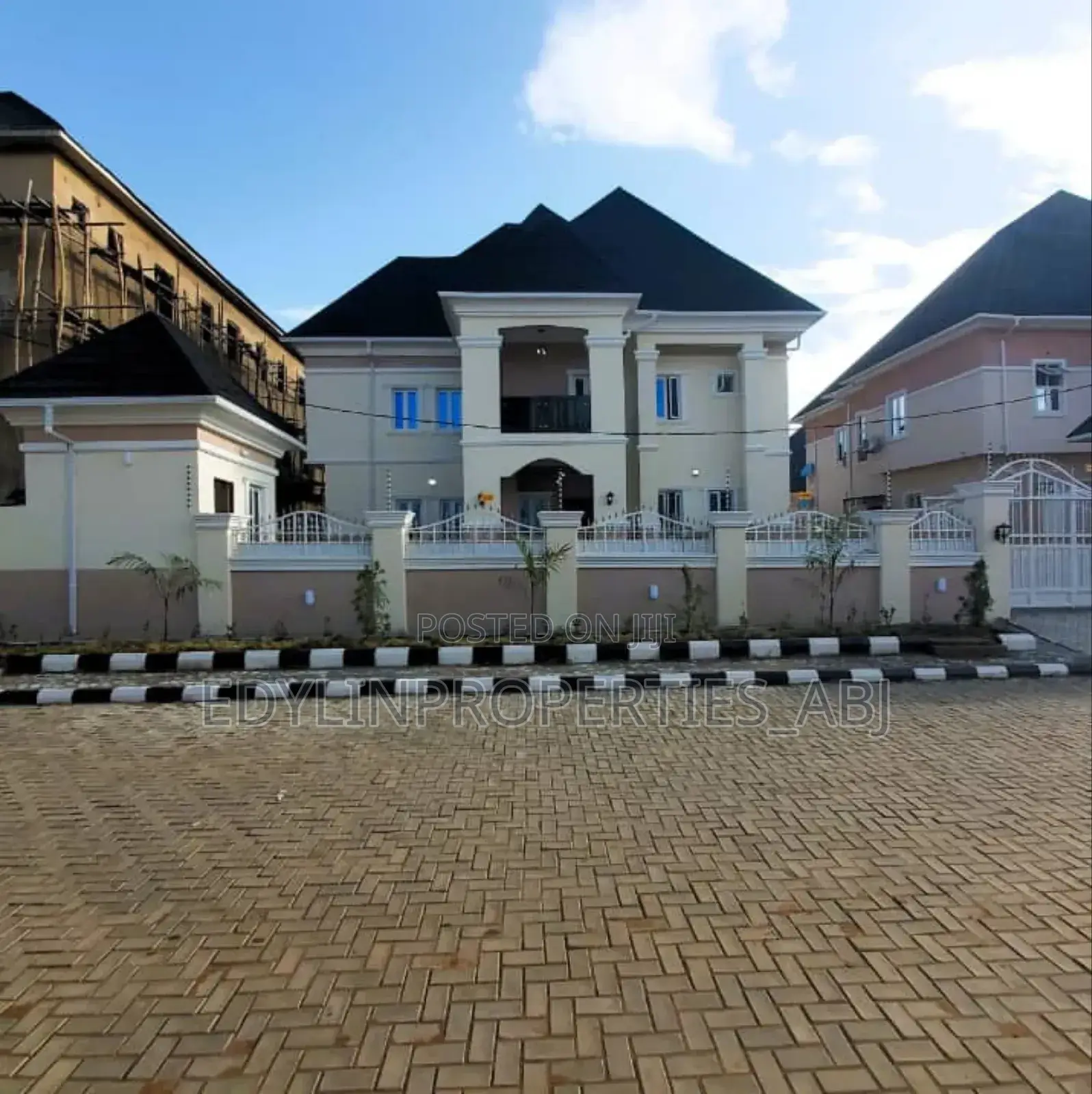 5 Bedroom Detached Duplex in Life Camp in Gwarinpa