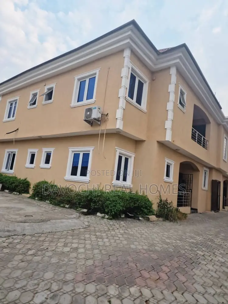 3bdrm Apartment in Sunview Estate, Lekki Phase 1 for rent in Lekki Phase 1