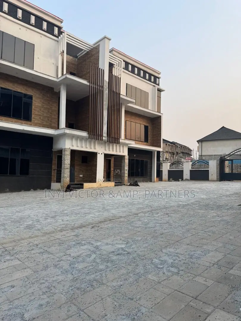 Furnished 5bdrm Block of Flats in Karmo, F.C.T Abuja. for sale in Karmo