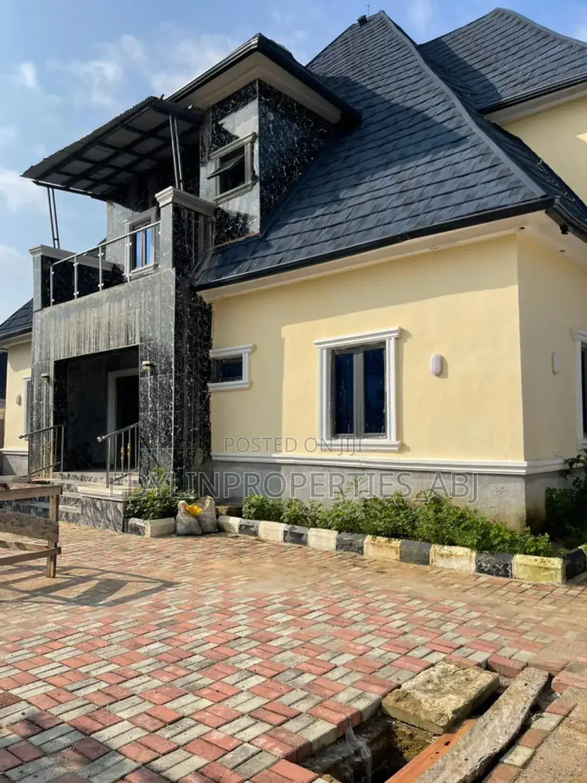 5 Bedroom Penthouse Duplex at Lugbe Airport Road Abuja in Lugbe District