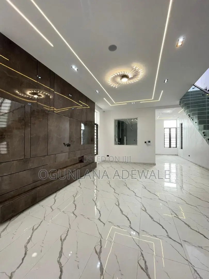 5bdrm Duplex in Lekki, Ajah for sale in Ajah