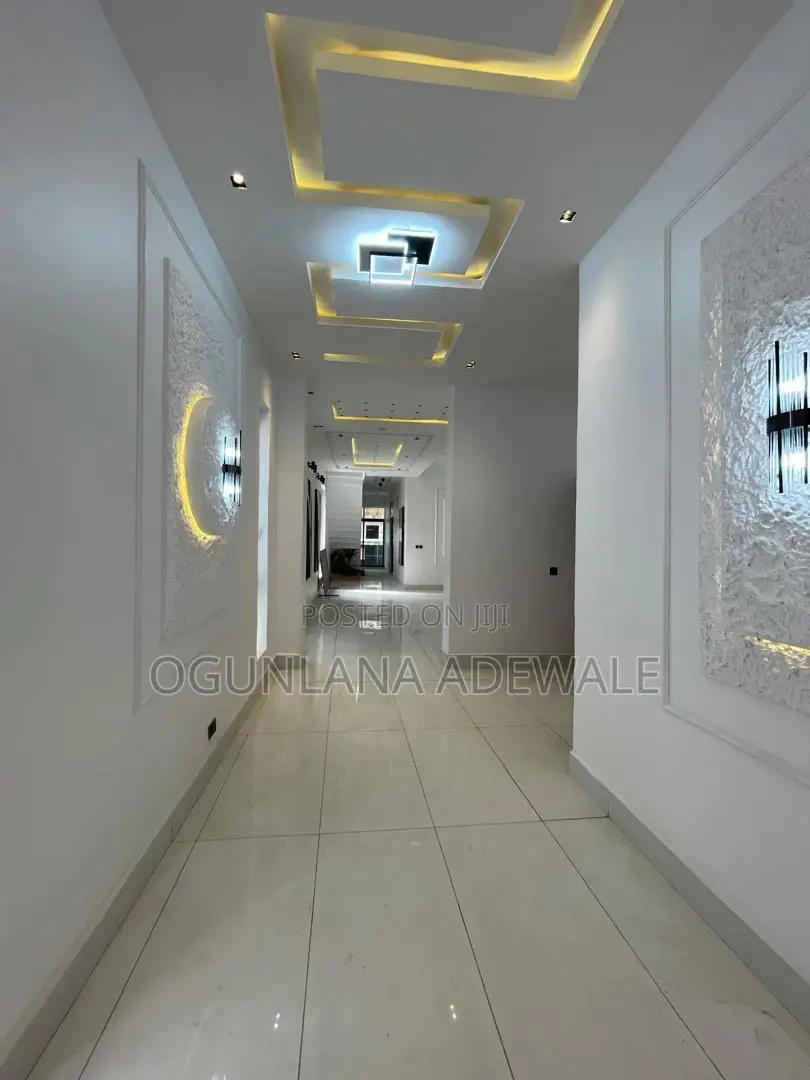 5bdrm Duplex in Lekki, Ajah for sale in Ajah