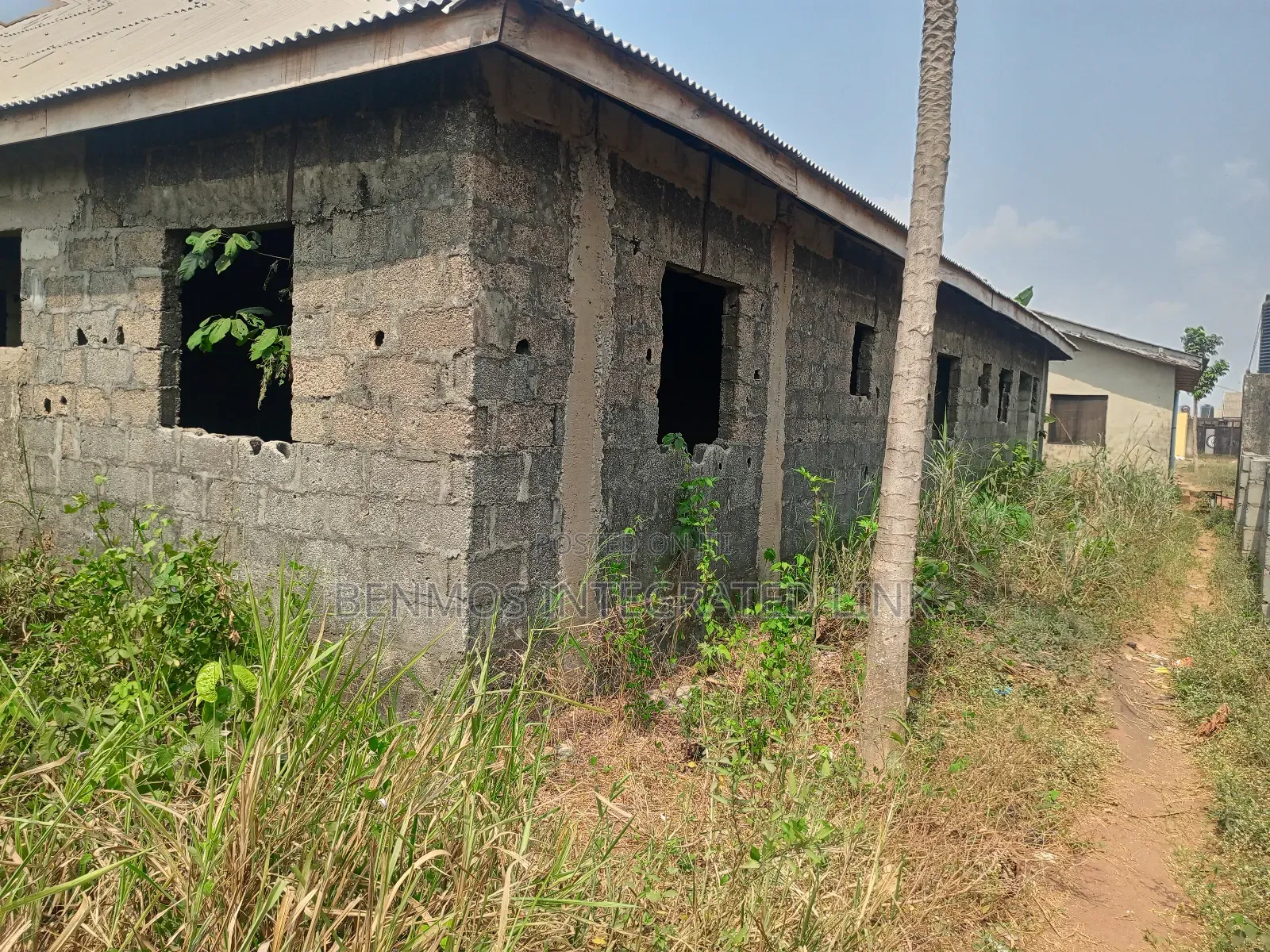 6bdrm House in Agunfoye Igbogbo, Ikorodu for sale in Ikorodu