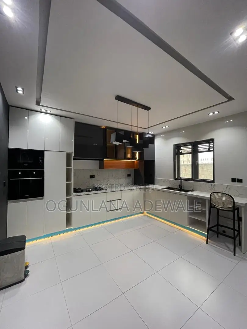 5bdrm Duplex in Lekki for sale in Lekki