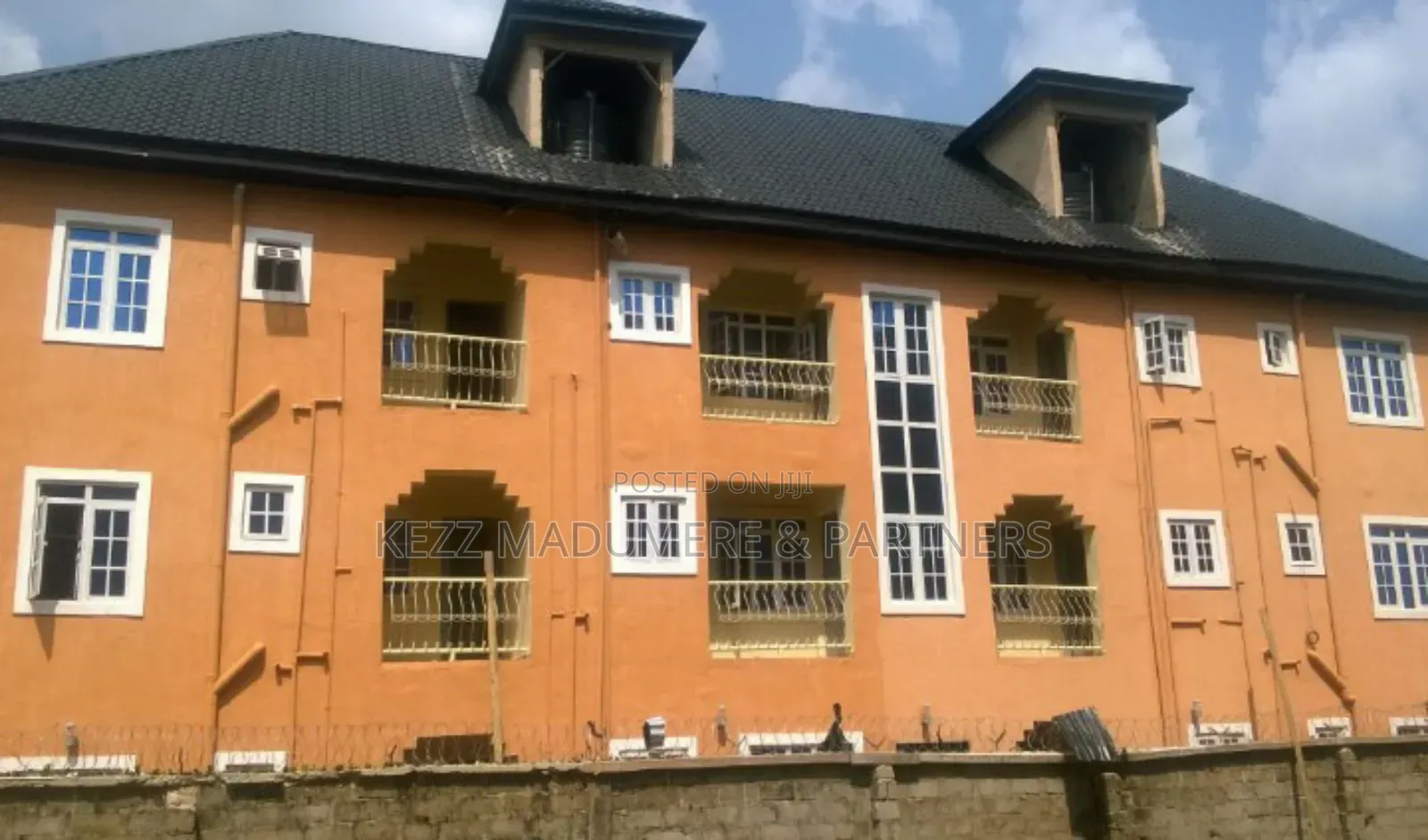 6bdrm Block of Flats in Mcc Road, Owerri, for sale in Owerri