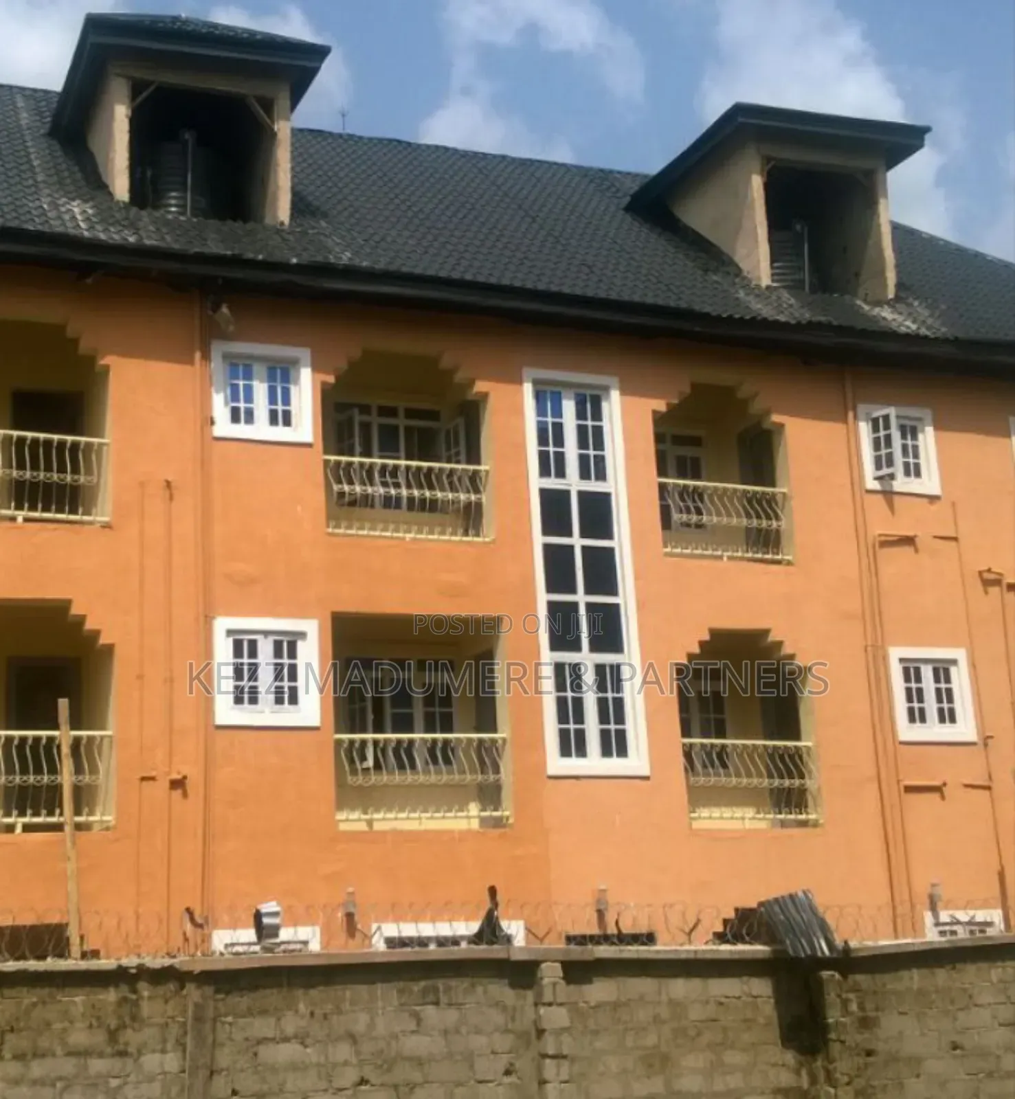 6bdrm Block of Flats in Mcc Road, Owerri, for sale in Owerri