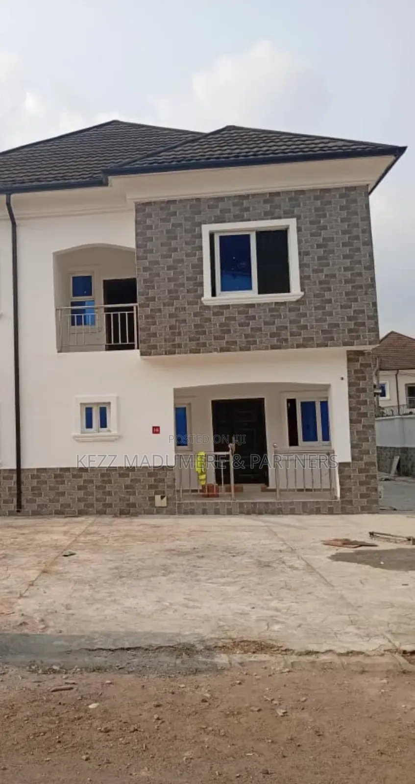 7bdrm Duplex in Institutional Layout for sale in Owerri
