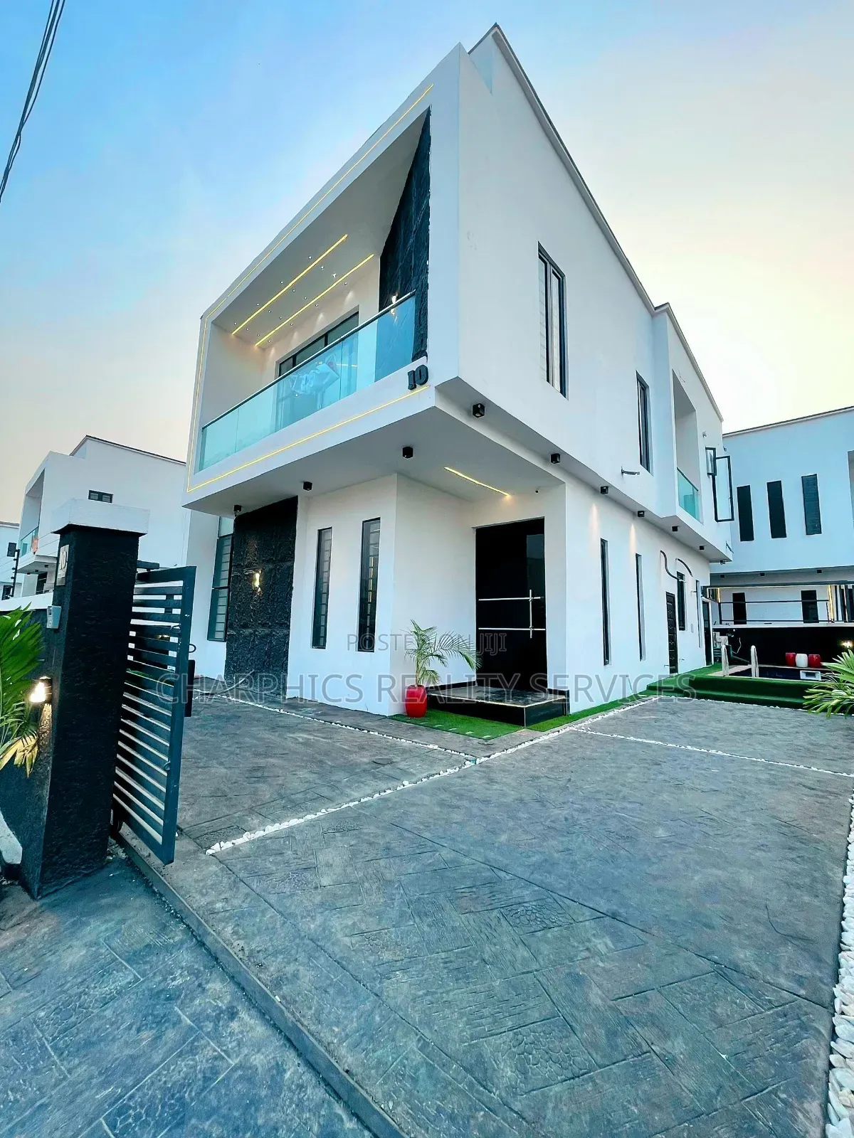4bdrm Duplex in Ikota for sale in Ikota