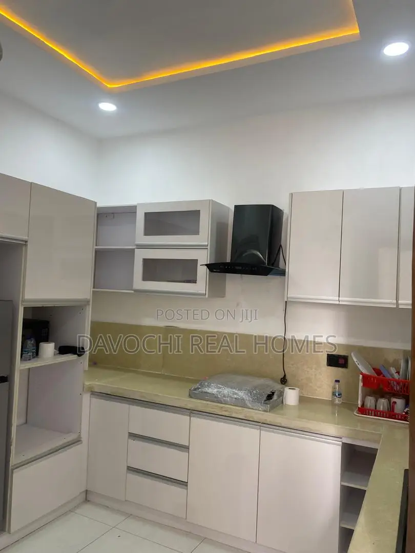 Furnished 2bdrm Apartment in Lekki Phase1 for sale in Lekki Phase 1