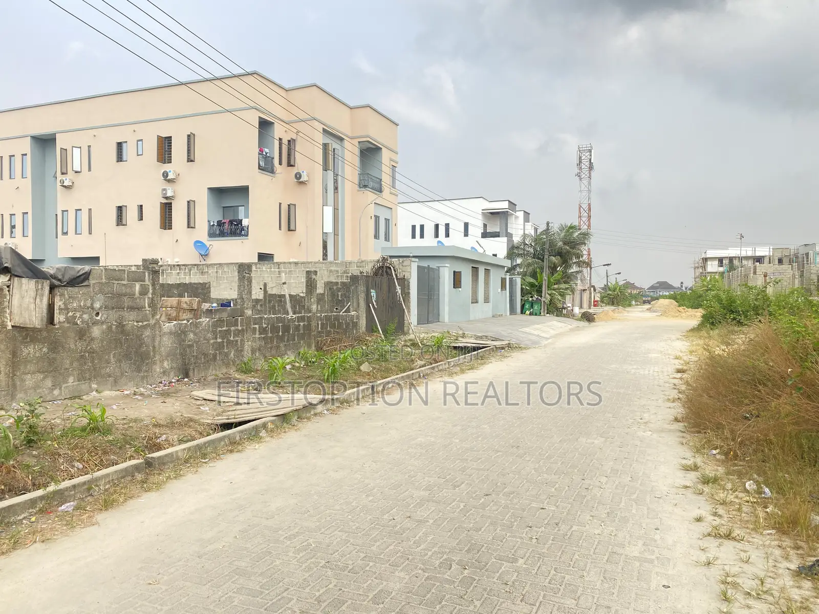 ! 1299sqm Cornerpiece Land With Cofo at Lekki Scheme2 Ajah in Ajah