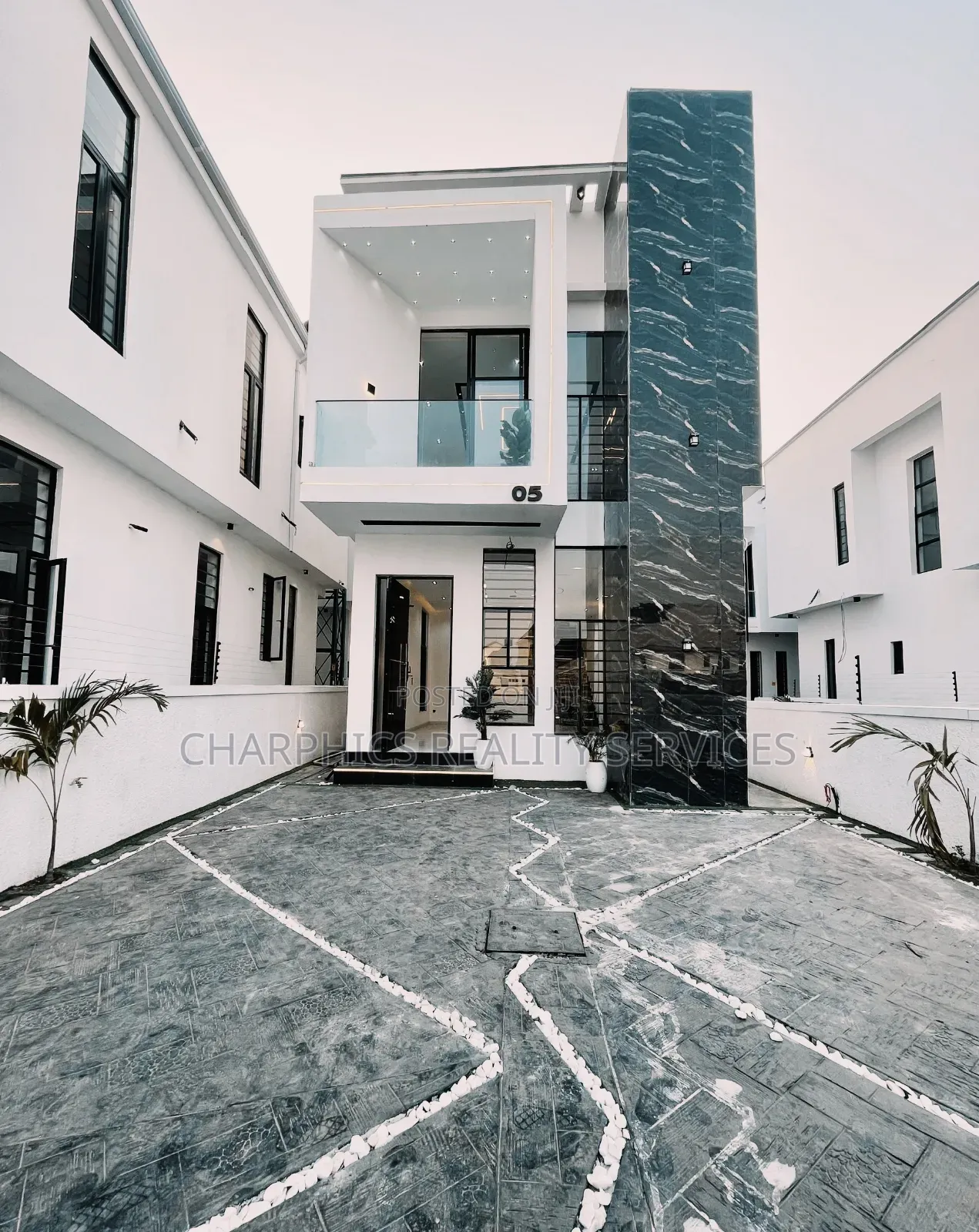 4bdrm Duplex in Lekki for sale in Lekki