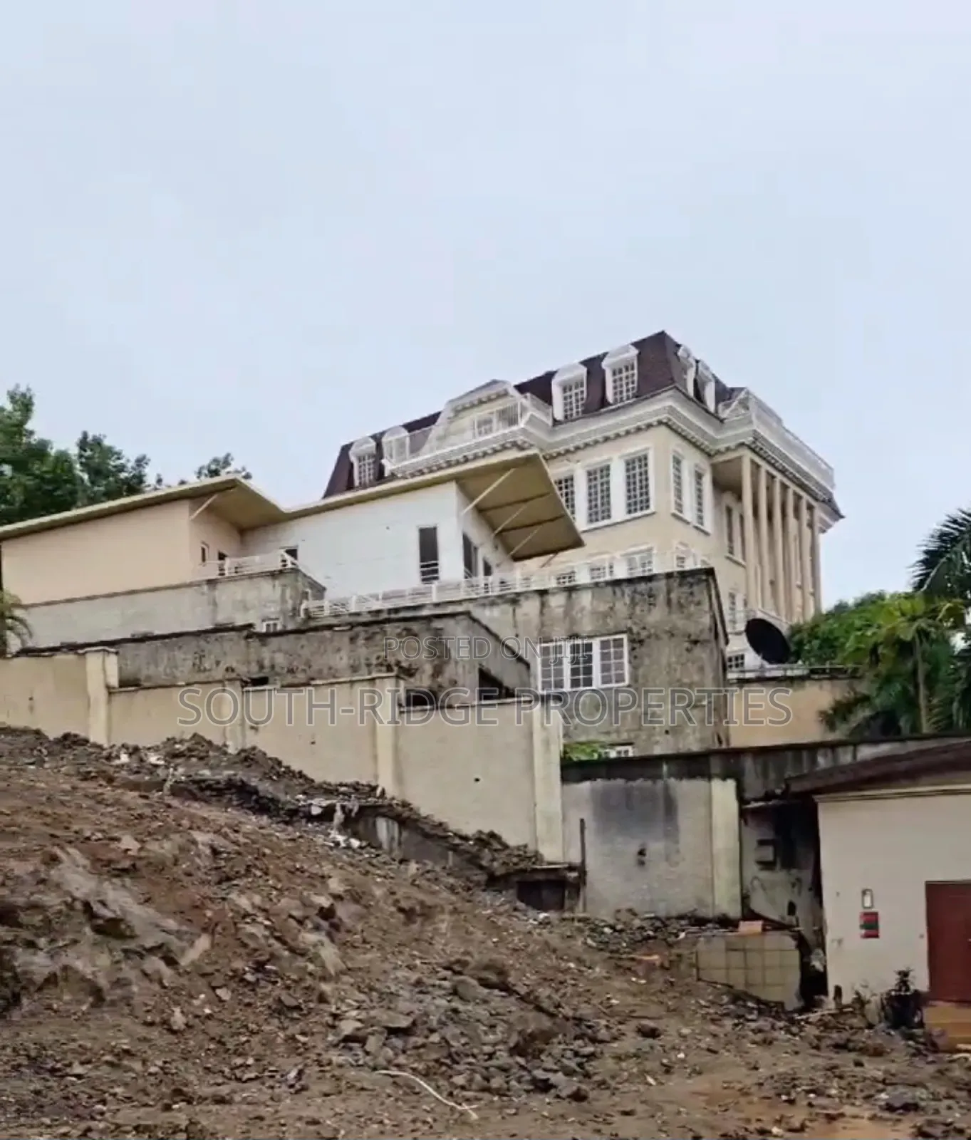 2,818.02m2 Residential Land With an Old Building in Maitama