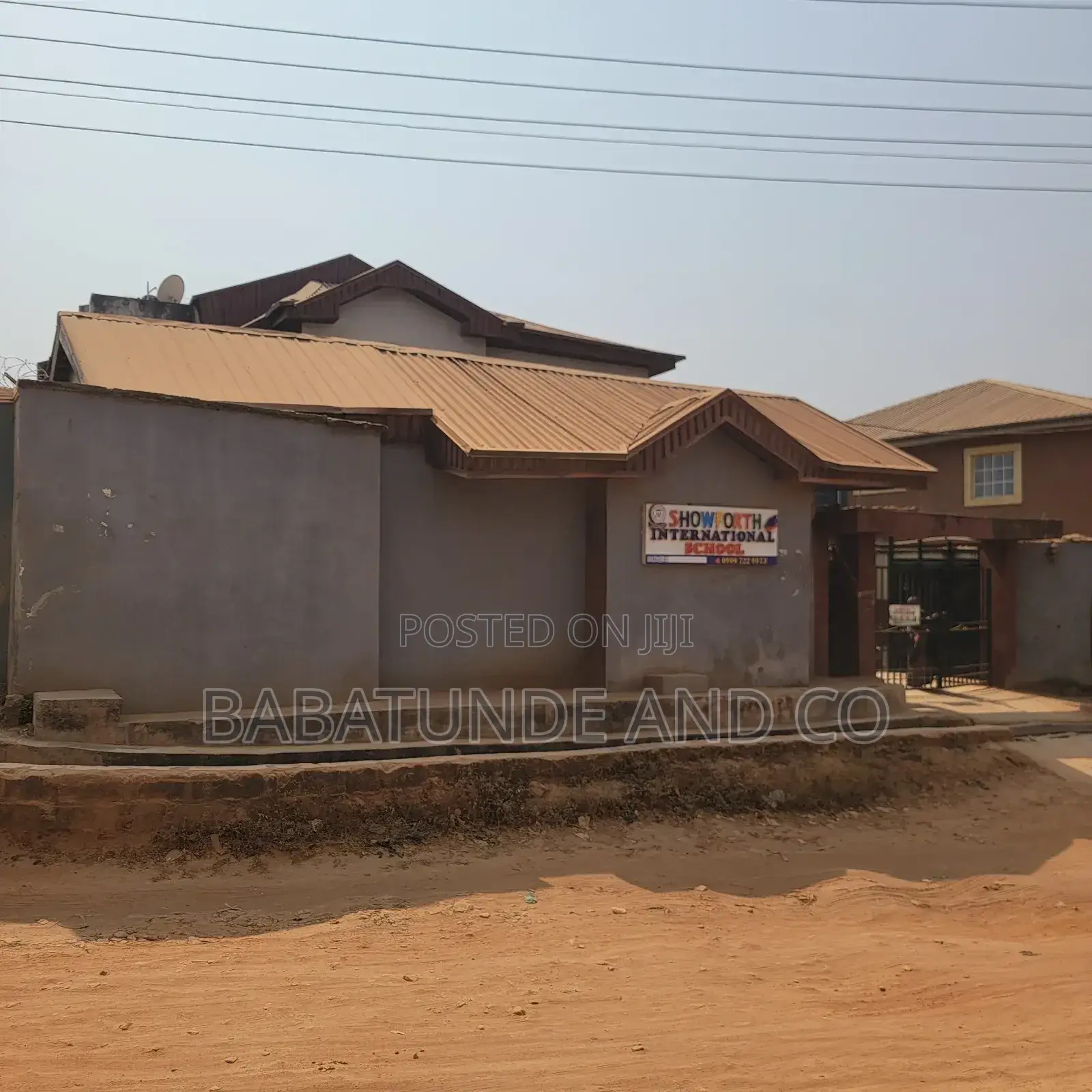 4bdrm Block of Flats in Ologuneru for sale in Ologuneru