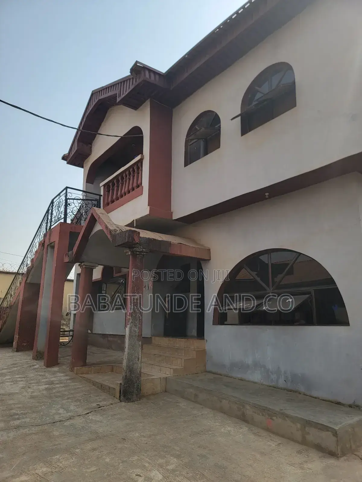 4bdrm Block of Flats in Ologuneru for sale in Ologuneru
