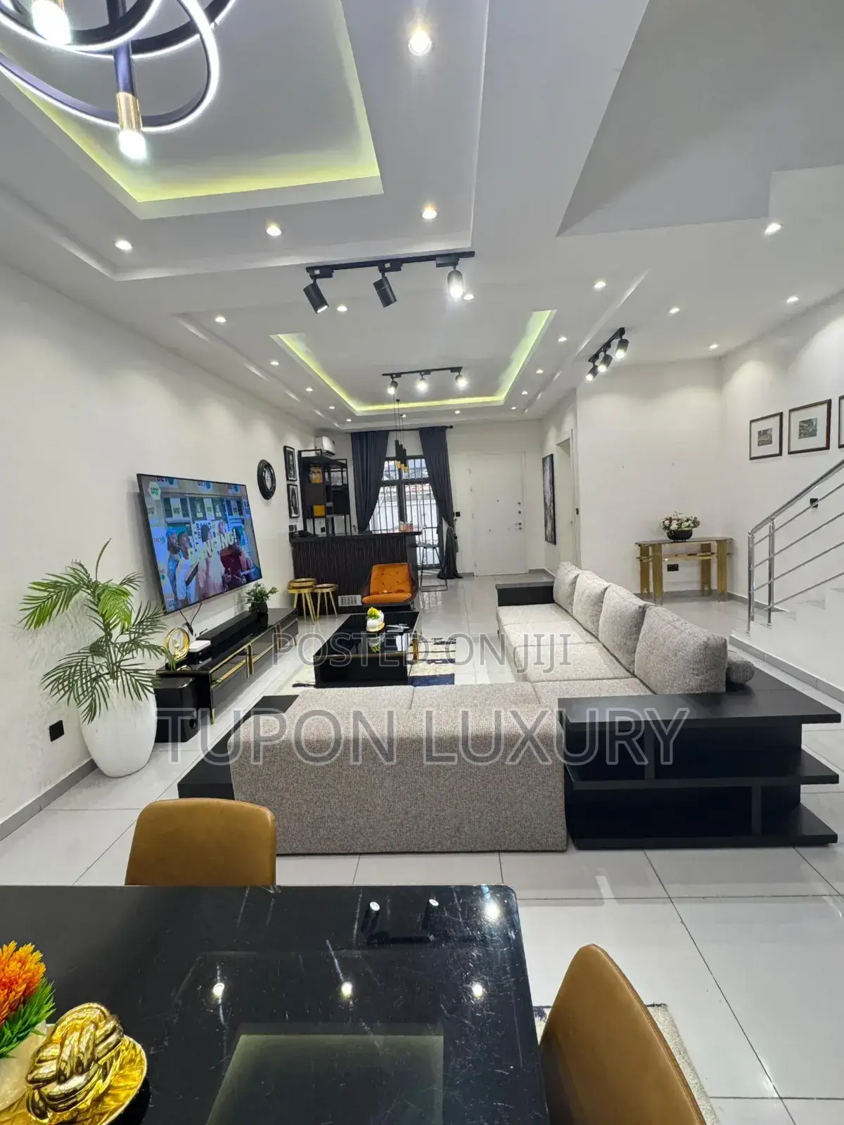 Luxury Exclusive 4bedroom Waterfront Duplex in Lekki in Lekki Phase 1