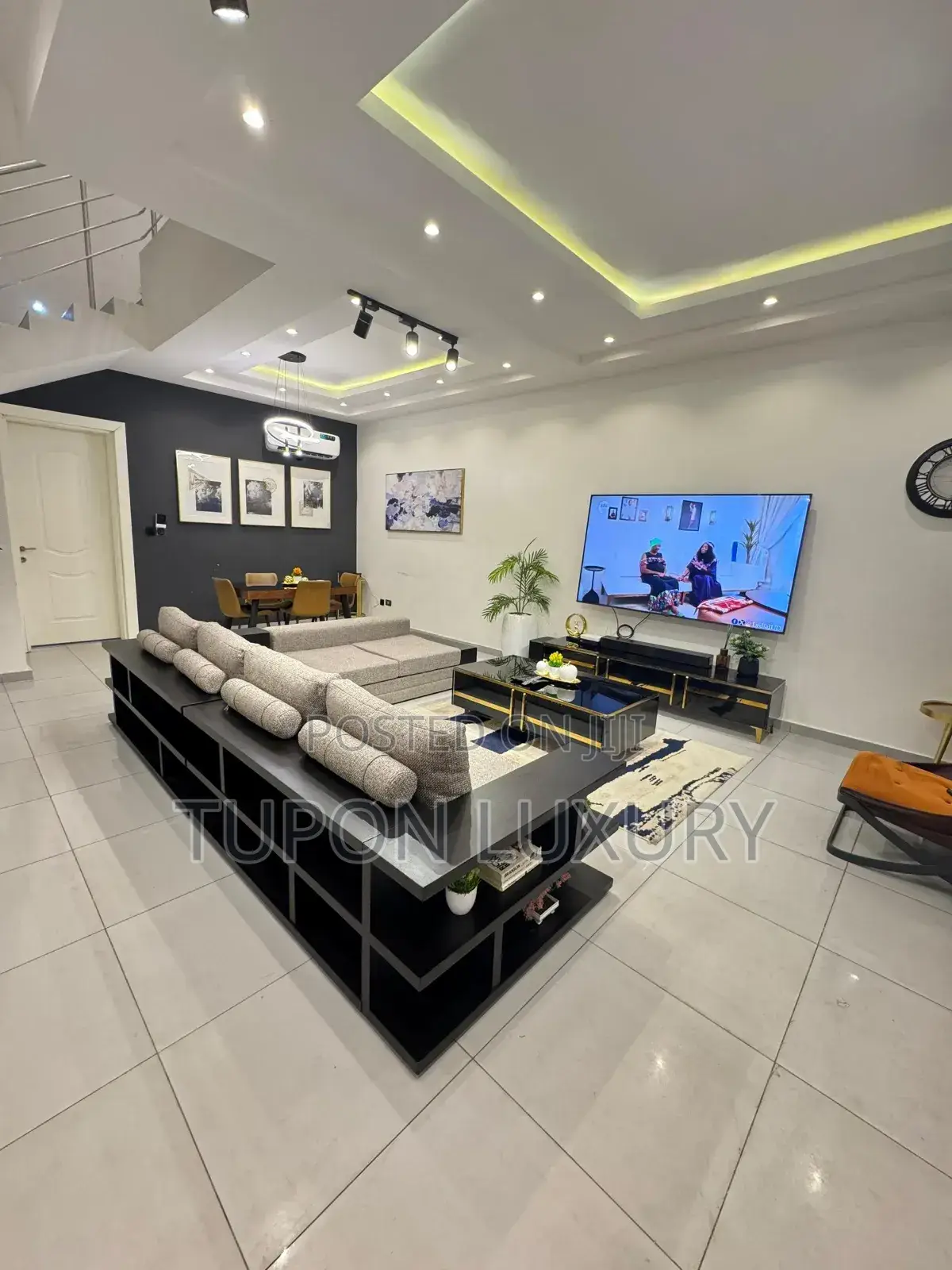 Luxury Exclusive 4bedroom Waterfront Duplex in Lekki in Lekki Phase 1