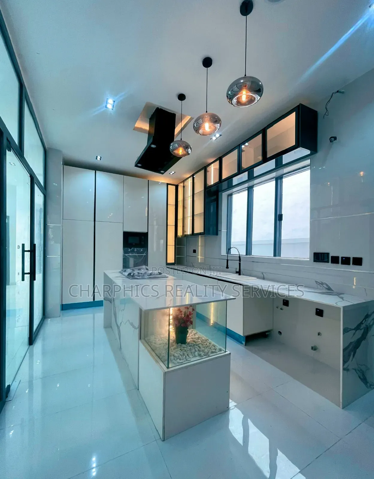 5bdrm Duplex in Lekki for sale in Lekki
