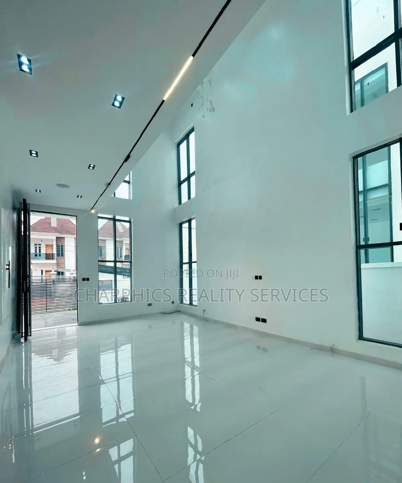 5bdrm Duplex in Lekki for sale in Lekki