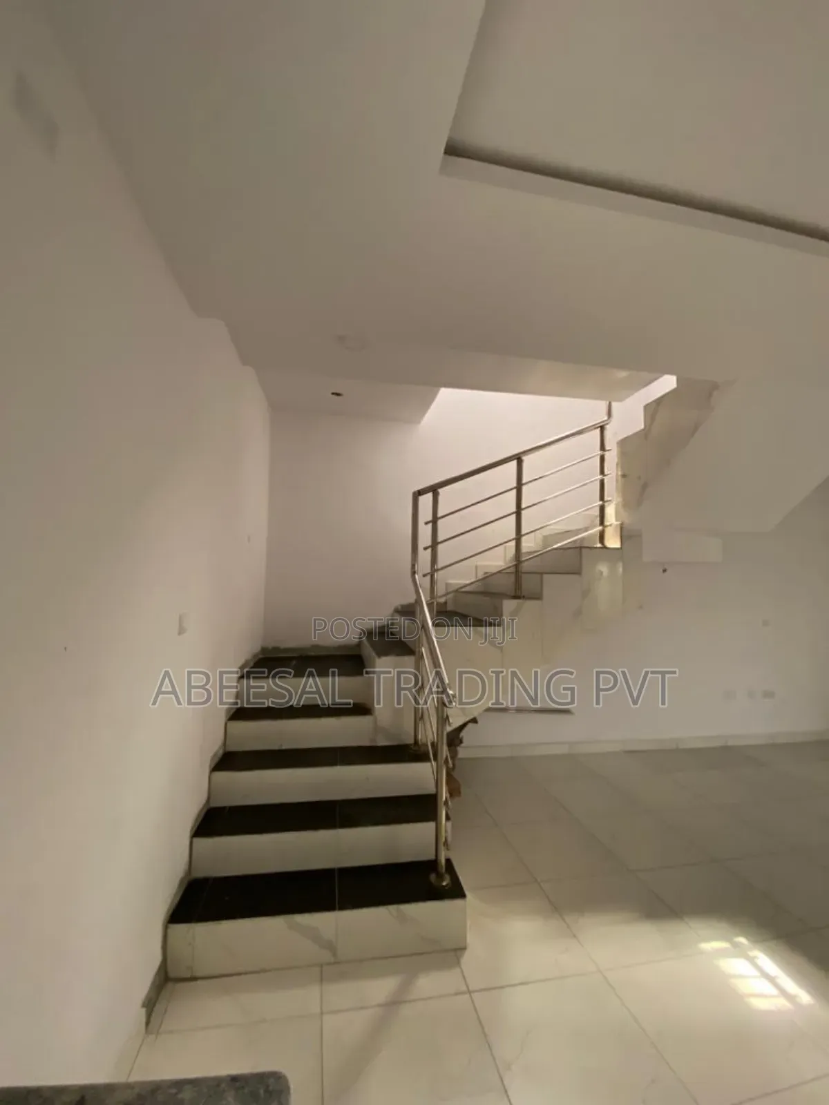 3bdrm Duplex in Ikota for sale in Ikota