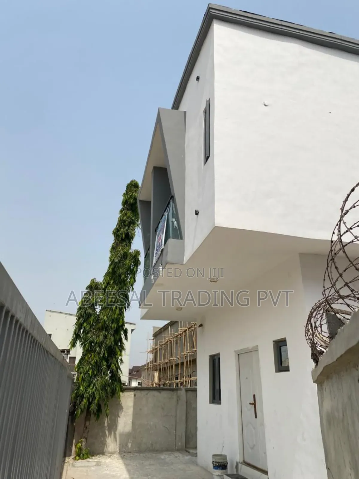3bdrm Duplex in Ikota for sale in Ikota