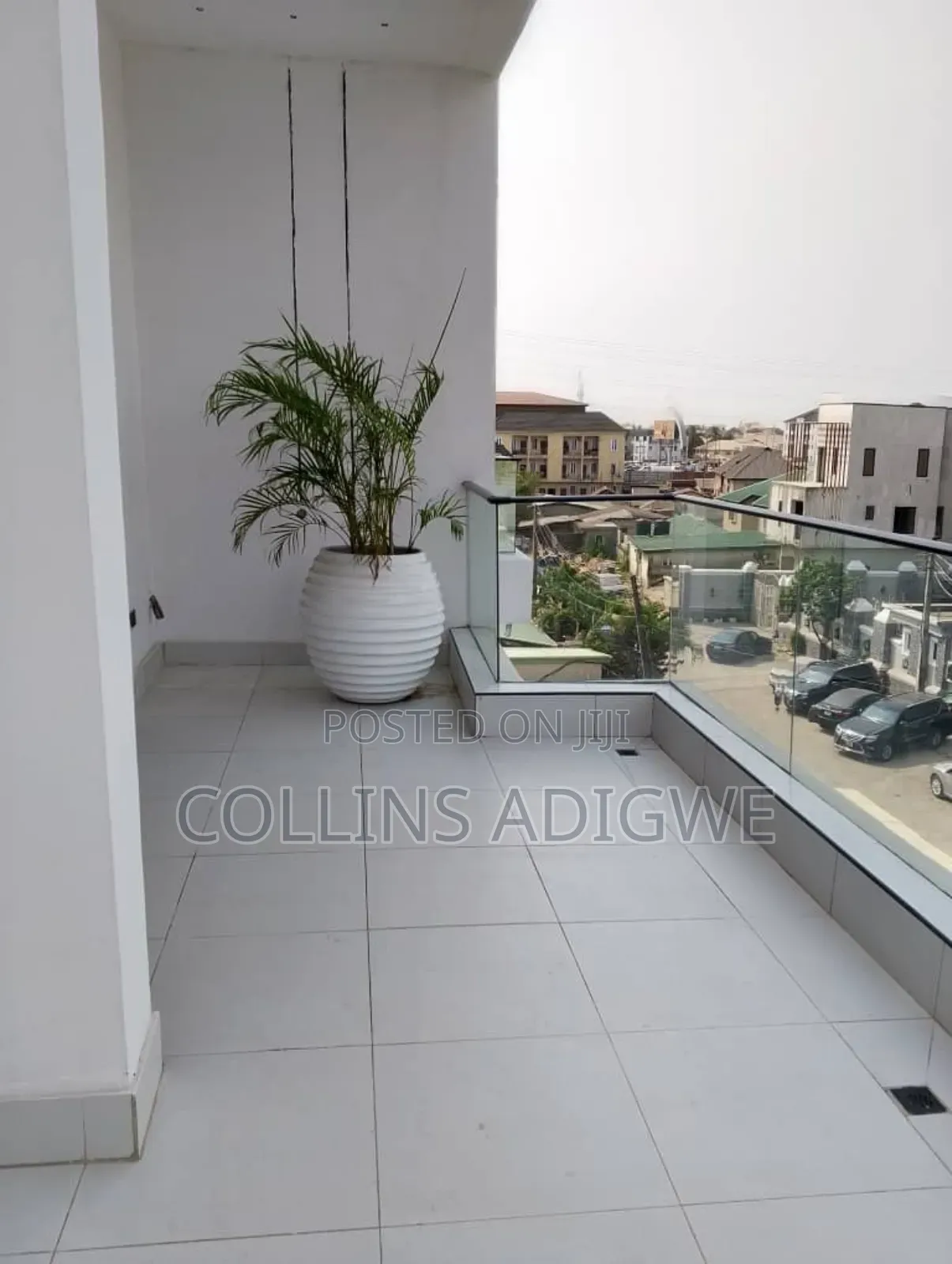 5bdrm Duplex in Secured, Idado for sale in Idado