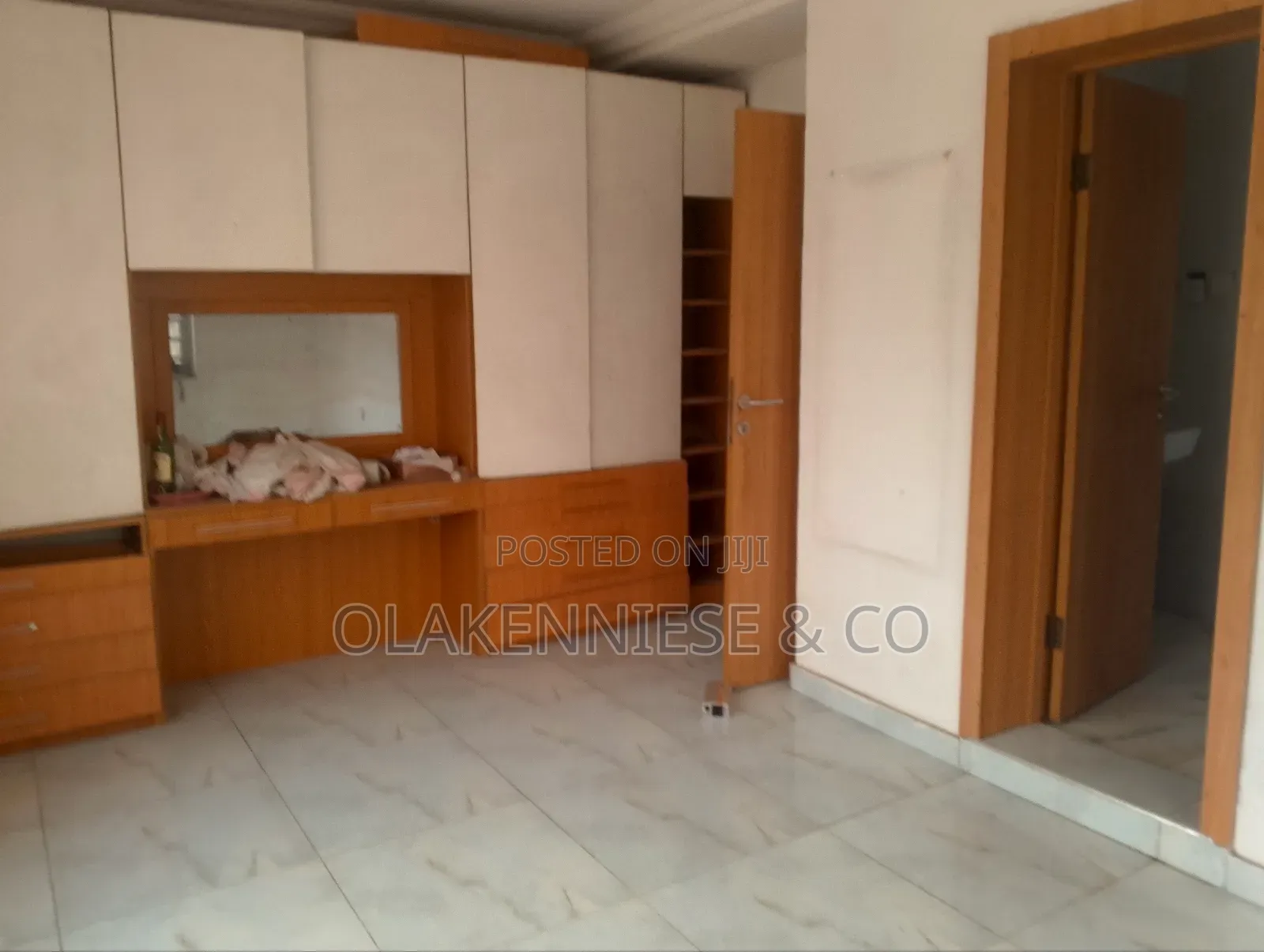 3bdrm Block of Flats in Olaleye New Town, Iponri for sale in Iponri