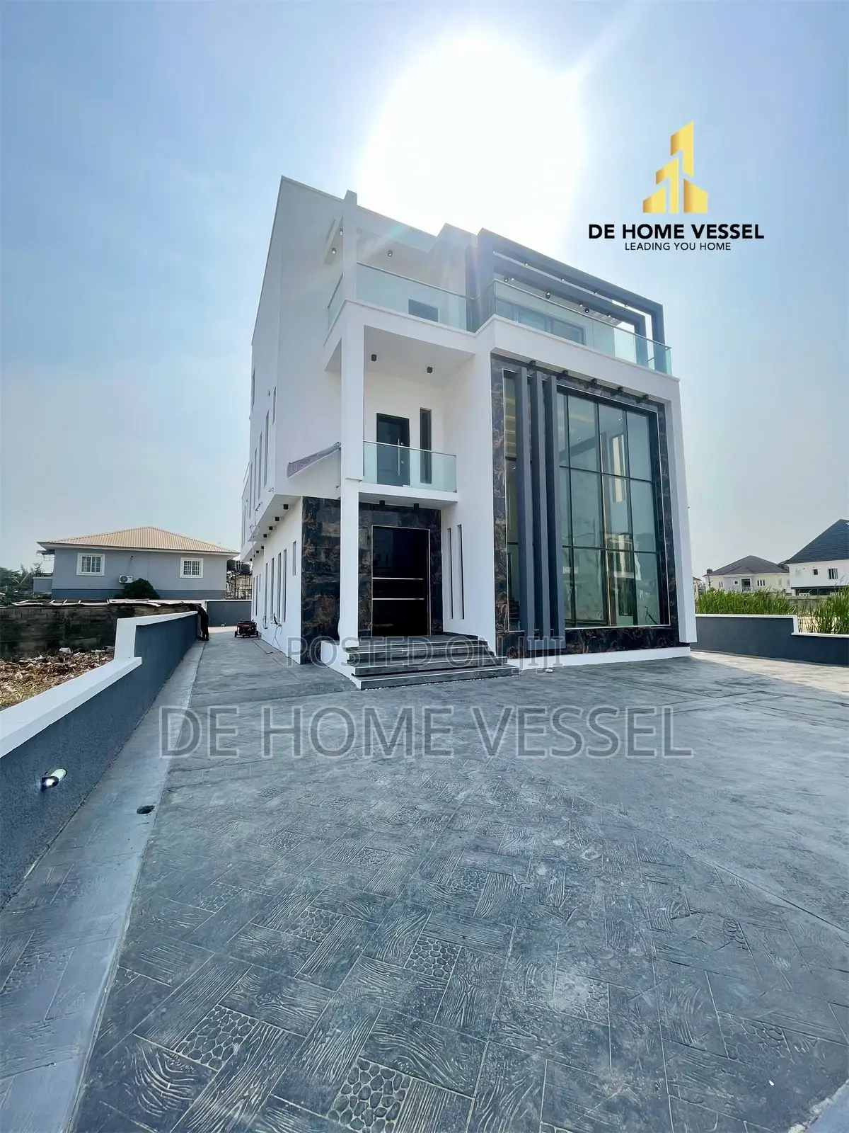 5bdrm Duplex in Ikota for sale in Ikota